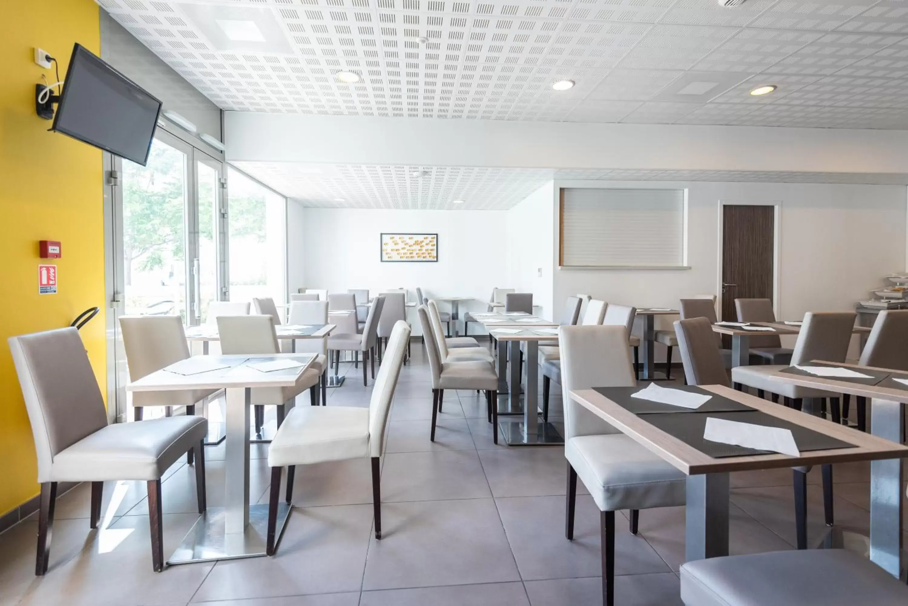 Dining area, Restaurant/Places to Eat in Zenitude Hôtel-Résidences Narbonne Centre