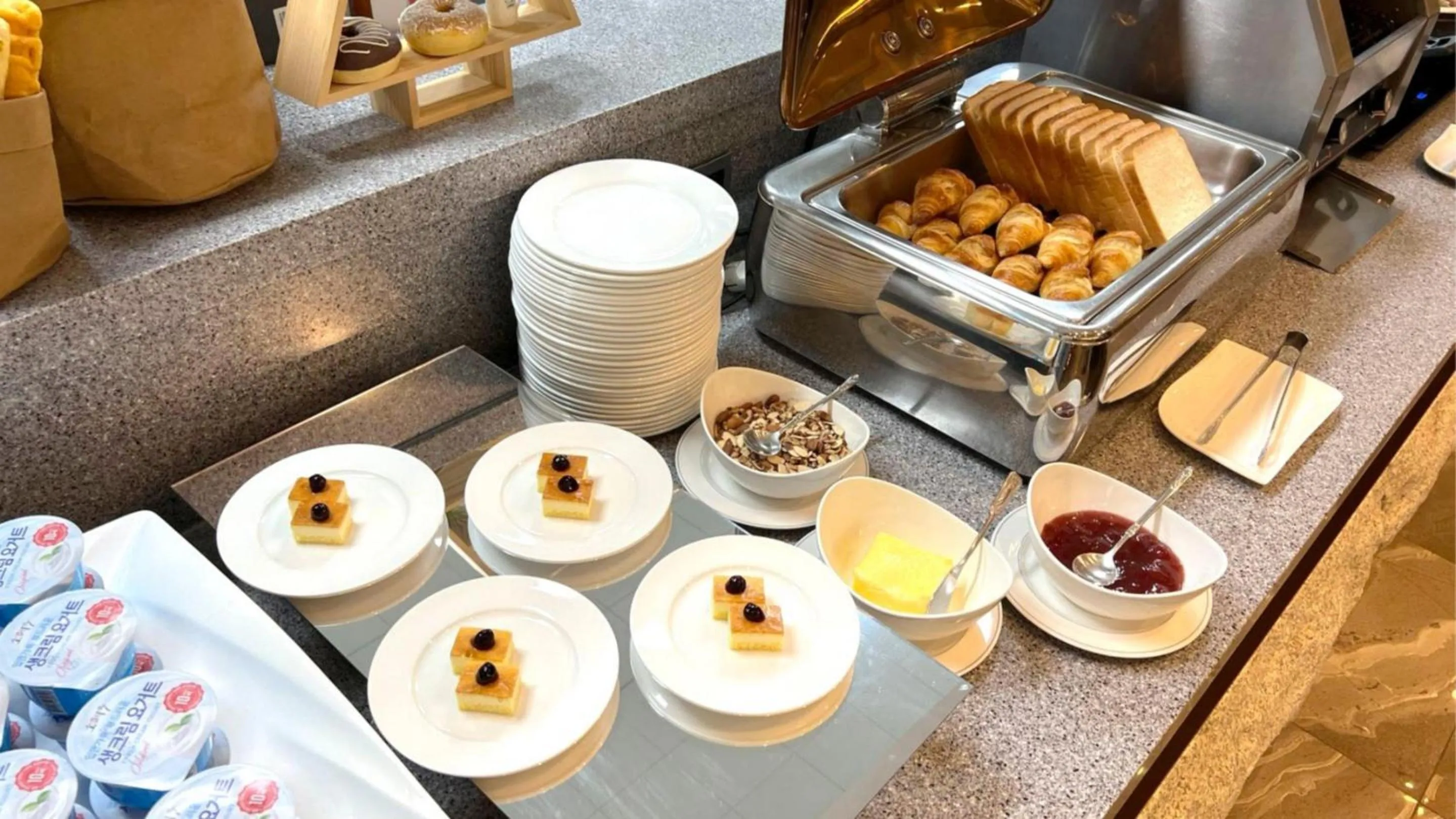 Food in Amber Hotel Jeju