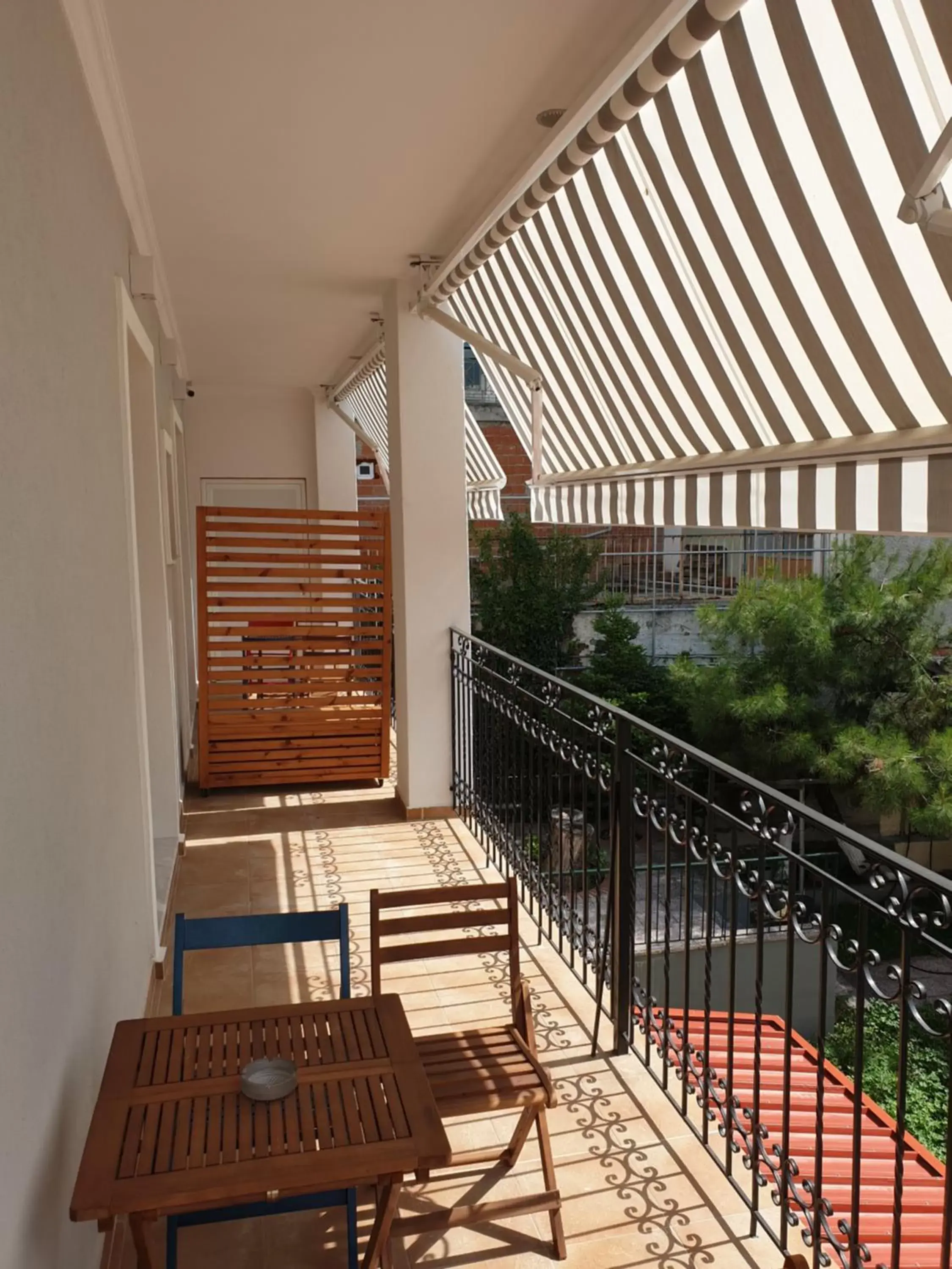 Balcony/Terrace in Mondeus Inn Luxury