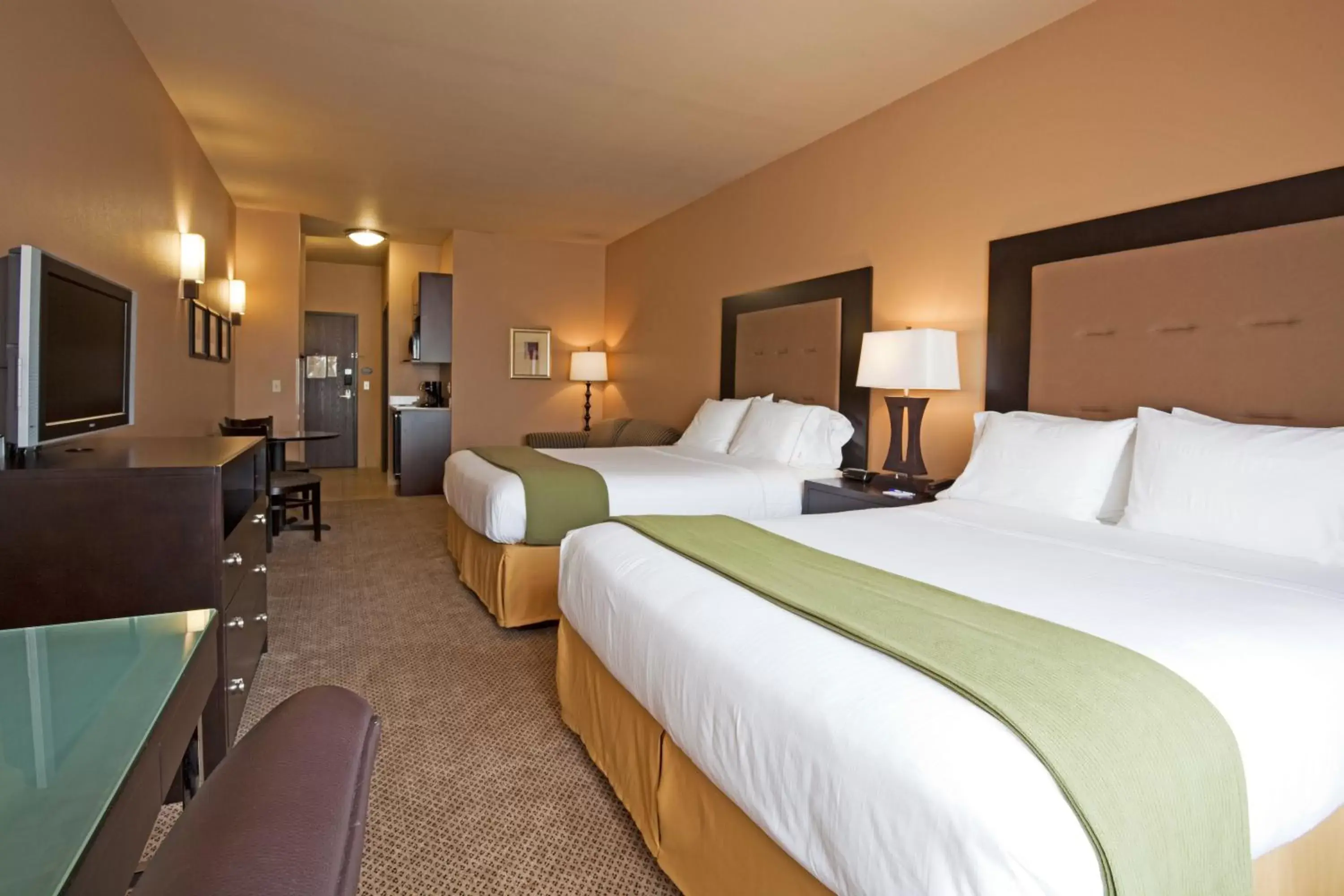 Photo of the whole room in Holiday Inn Express Hotel & Suites Eau Claire North, an IHG Hotel