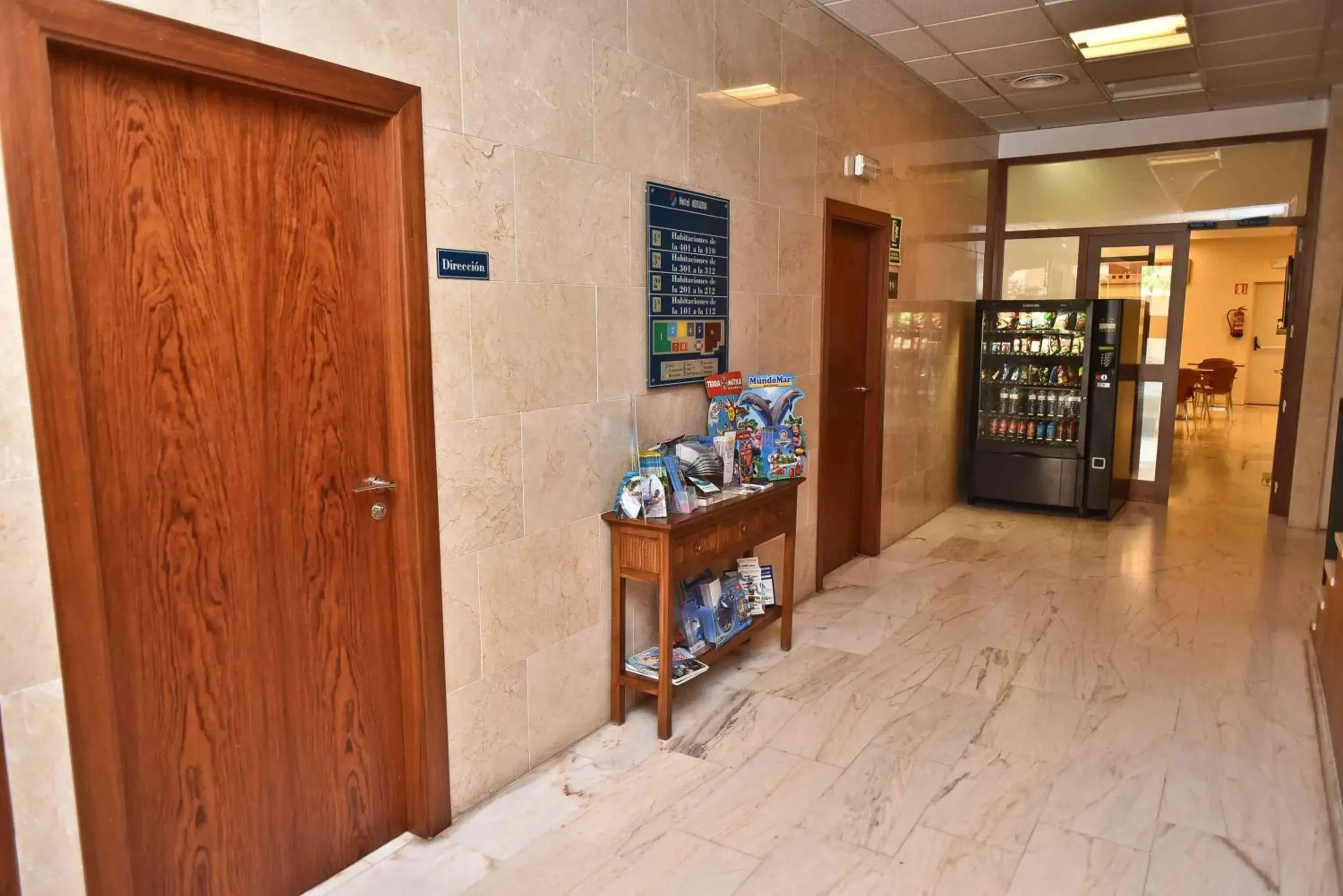 Lobby or reception, Supermarket/Shops in Hotel Adsubia