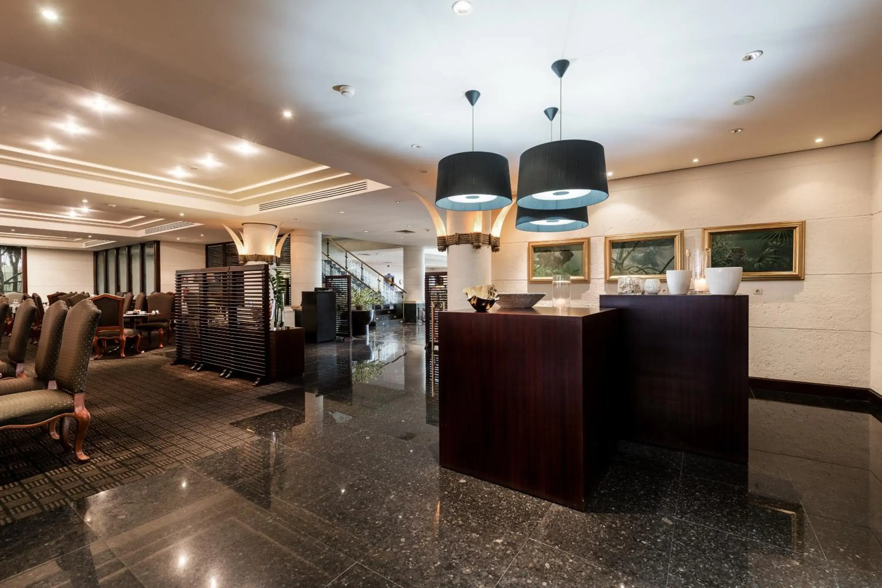 Restaurant/places to eat, Lobby/Reception in Hotel Alvalade