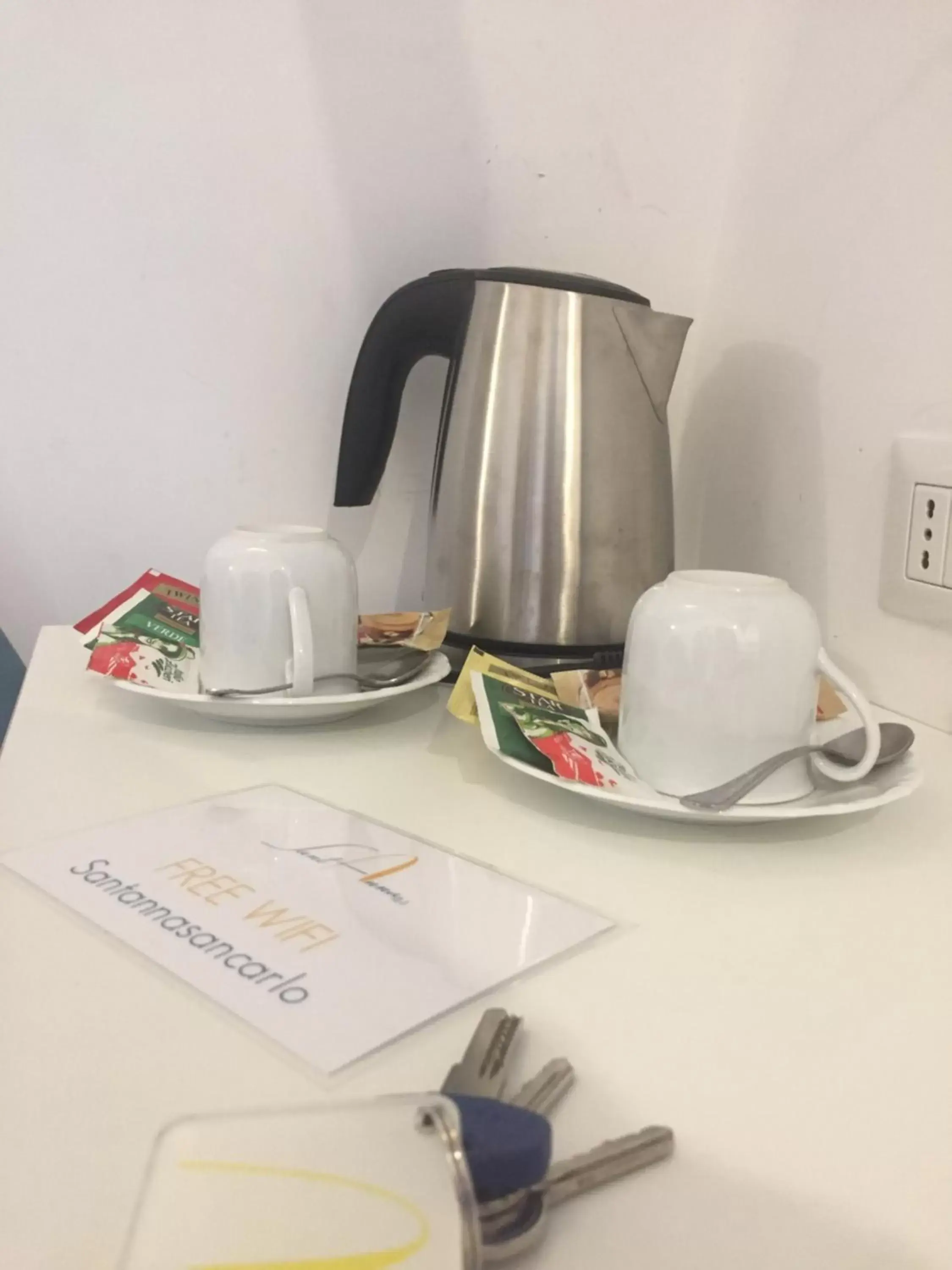 Coffee/tea facilities in A I R Sant'Anna 44