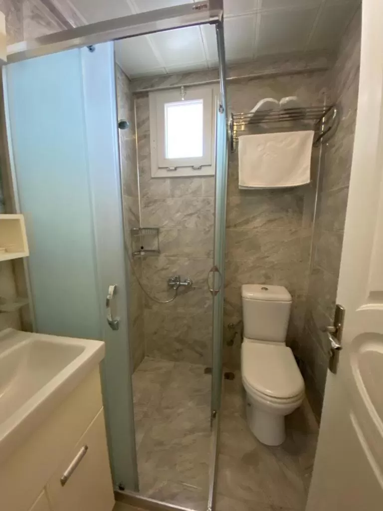 Bathroom in Sakran Hotel