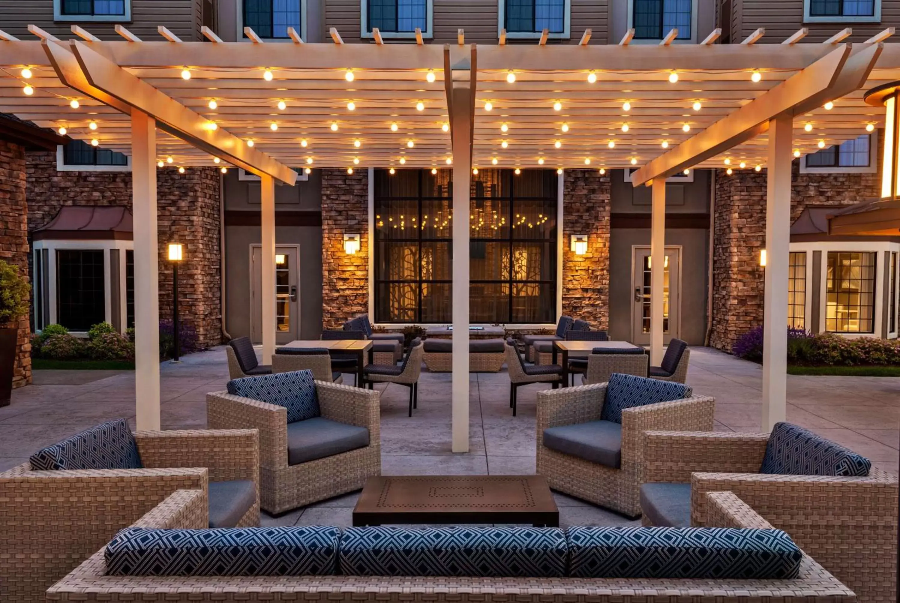 Inner courtyard view in Homewood Suites by Hilton Portland Airport