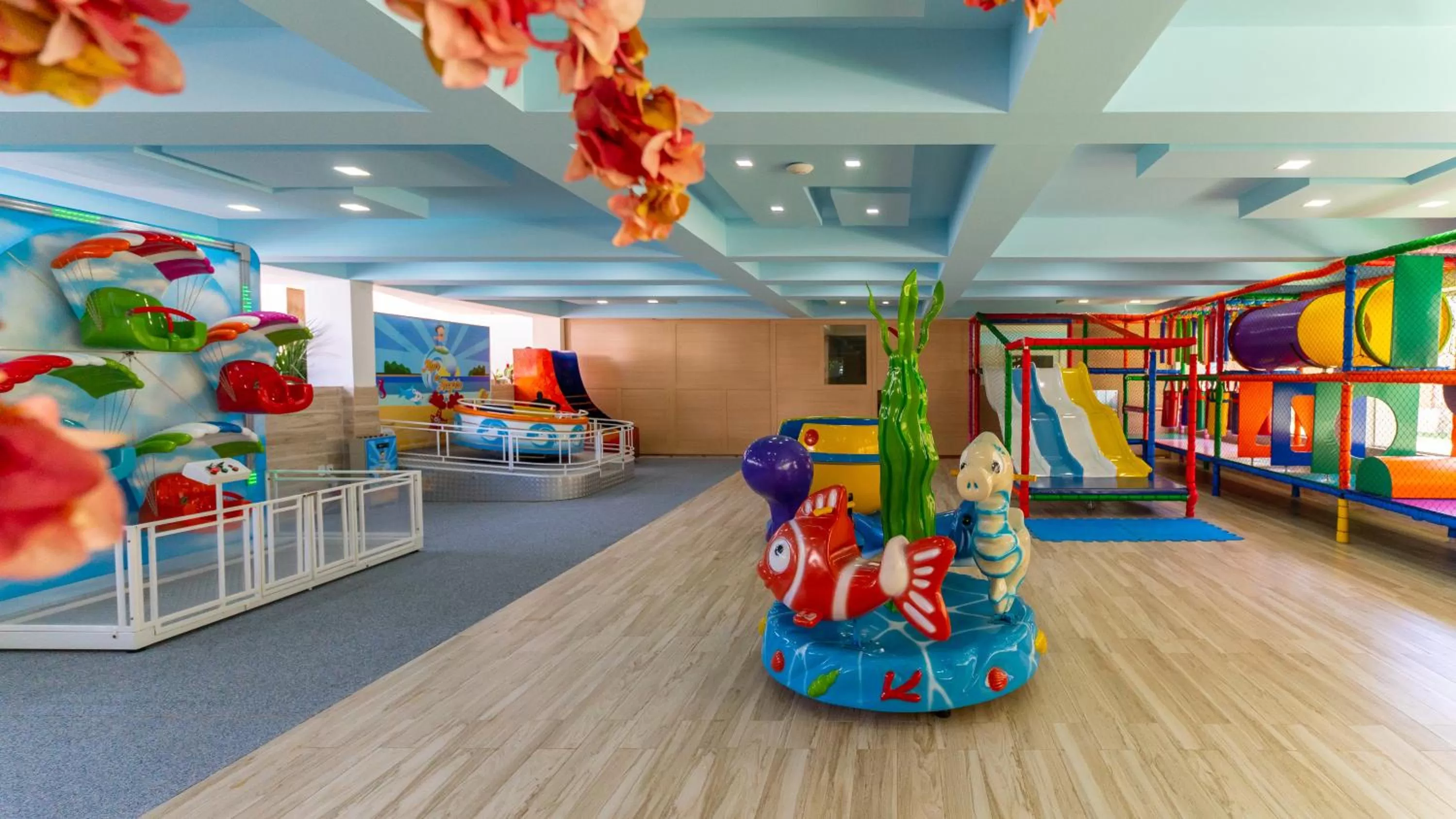 Kids's club in Portal Beach - Rede Soberano