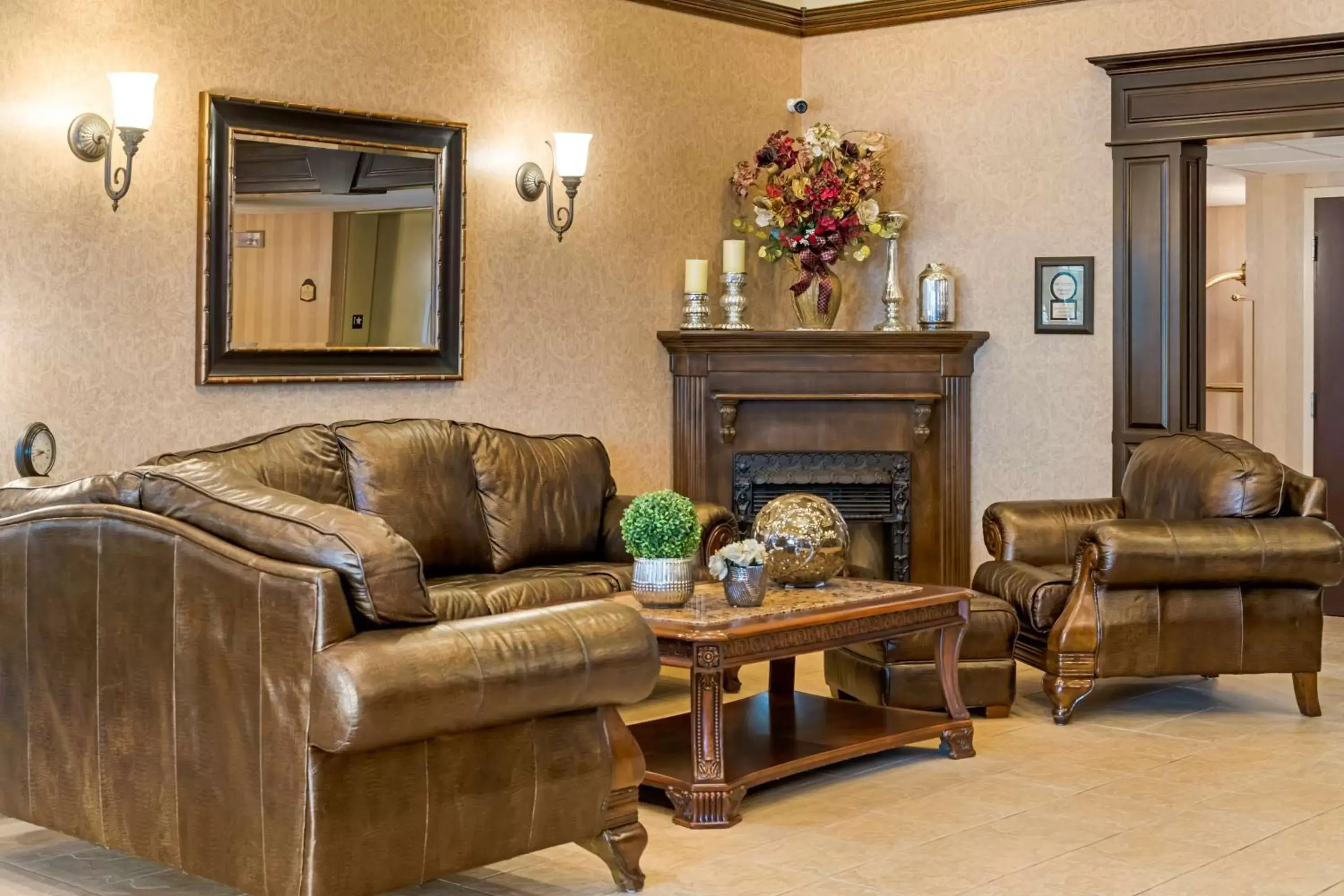 Lobby or reception, Seating Area in Best Western Plus Grand-Sault Hotel & Suites