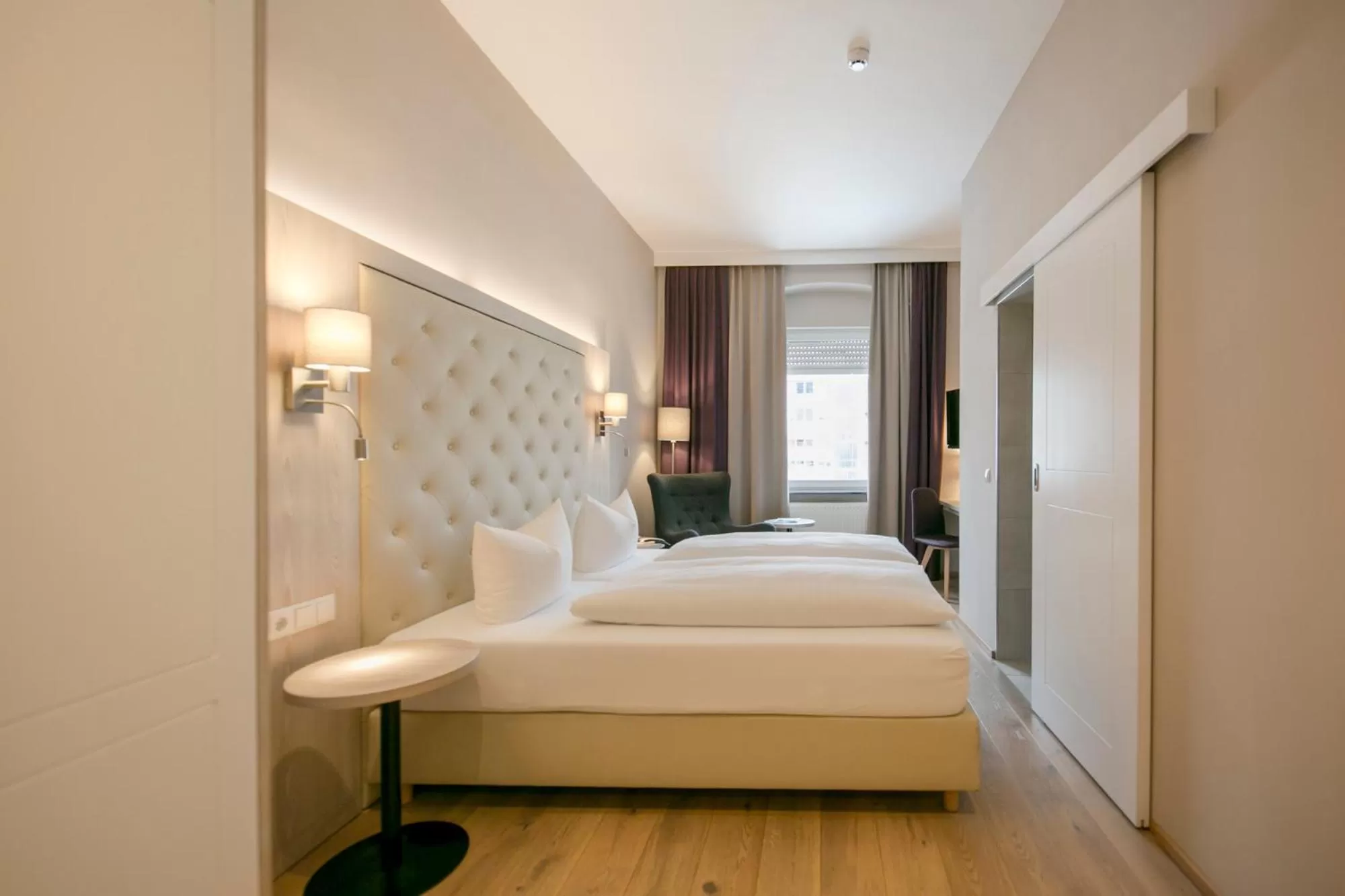 Photo of the whole room, Bed in Hotel Sailer