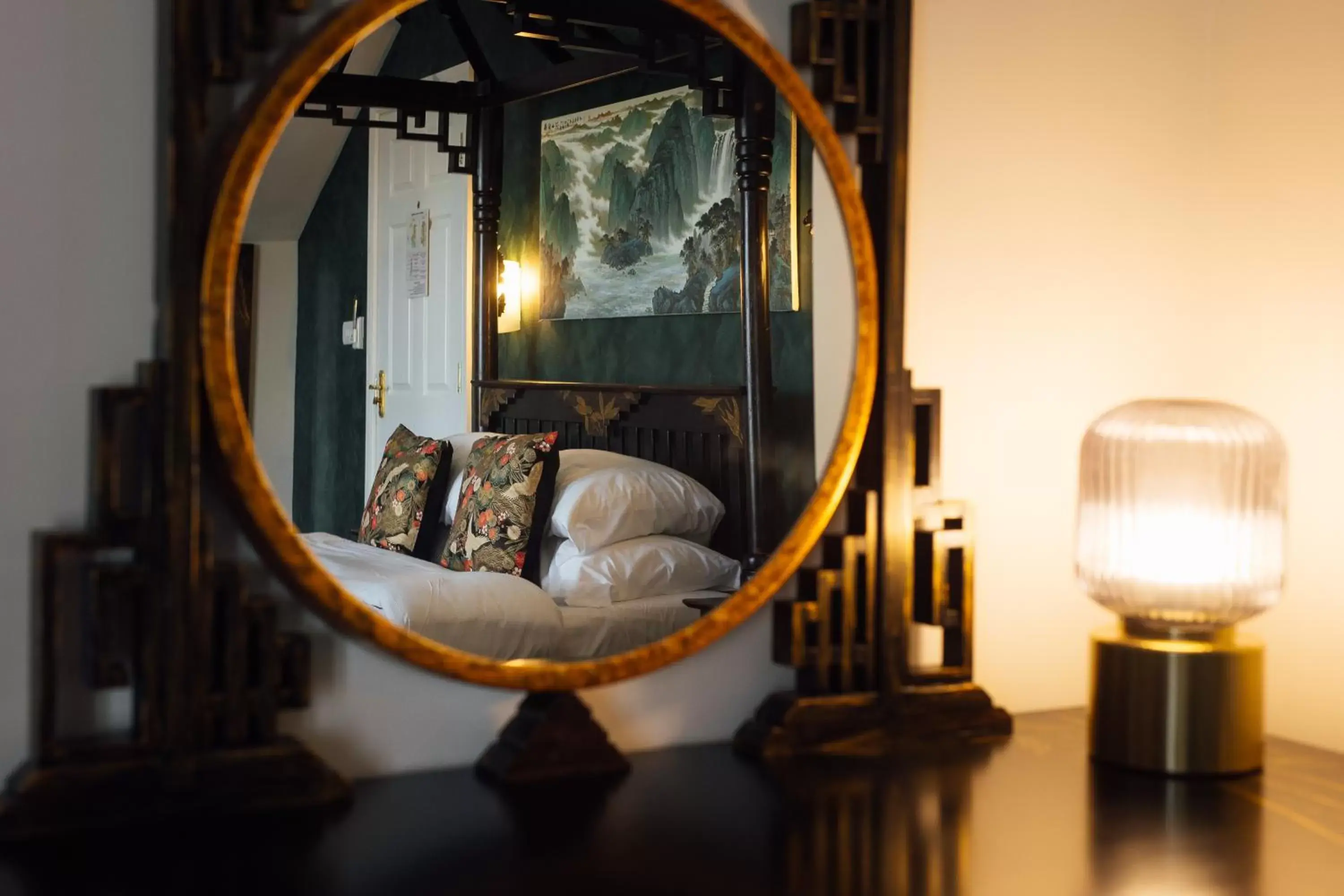 Bedroom, Seating Area in The Imperial Dragon Hotel