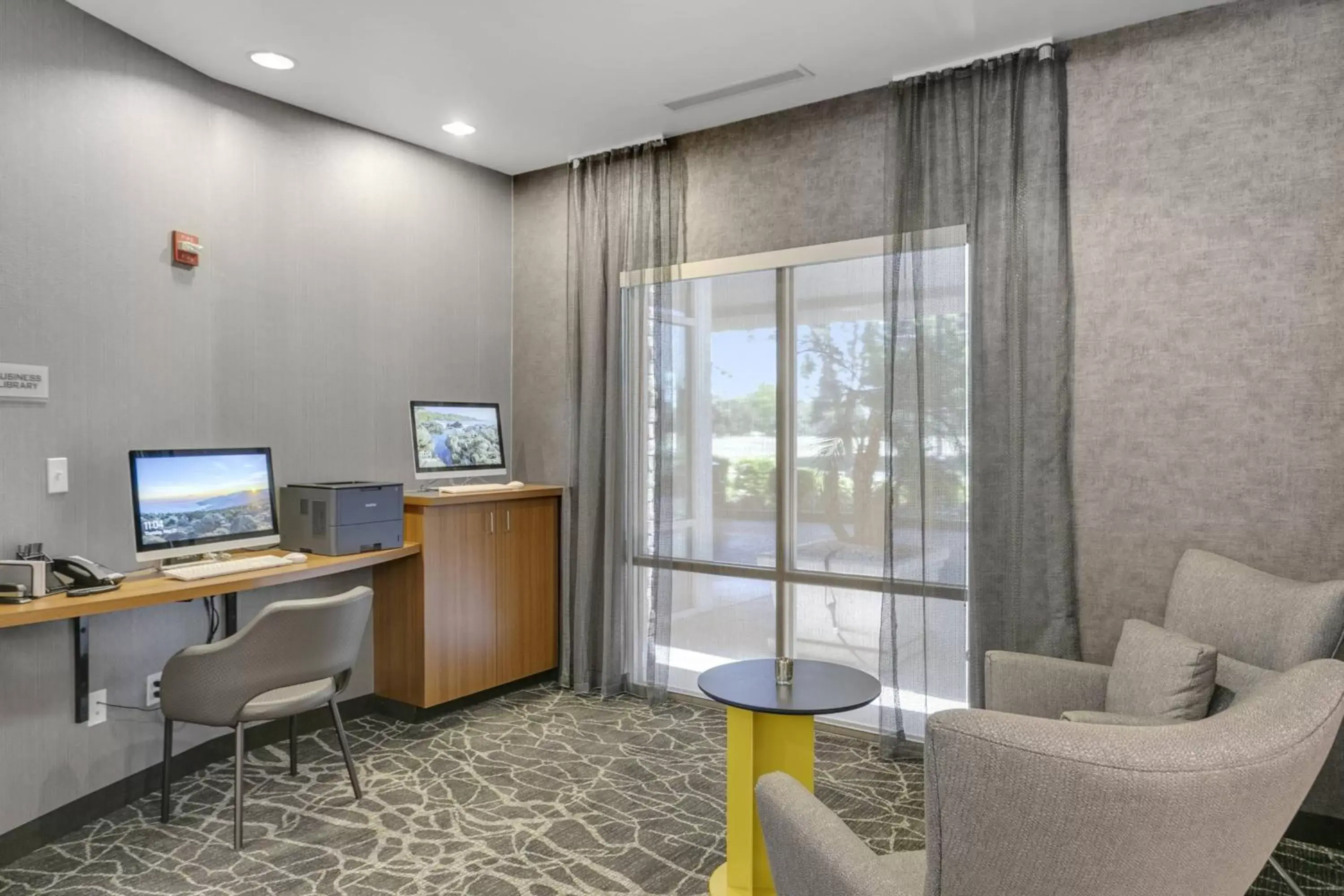 Business facilities, TV/Entertainment Center in SpringHill Suites by Marriott Sacramento Natomas