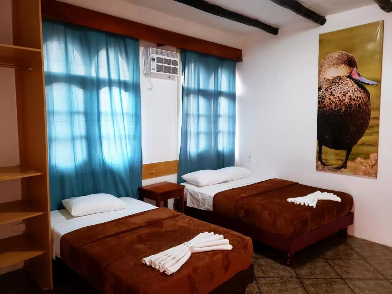 Photo of the whole room, Bed in Hotel Crossman