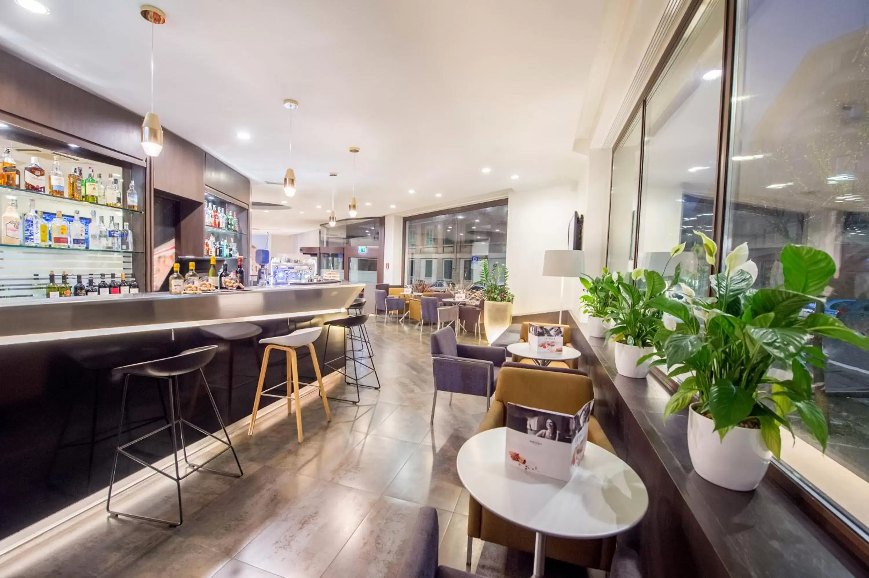 Restaurant/places to eat, Lounge/Bar in Mercure Roma Piazza Bologna