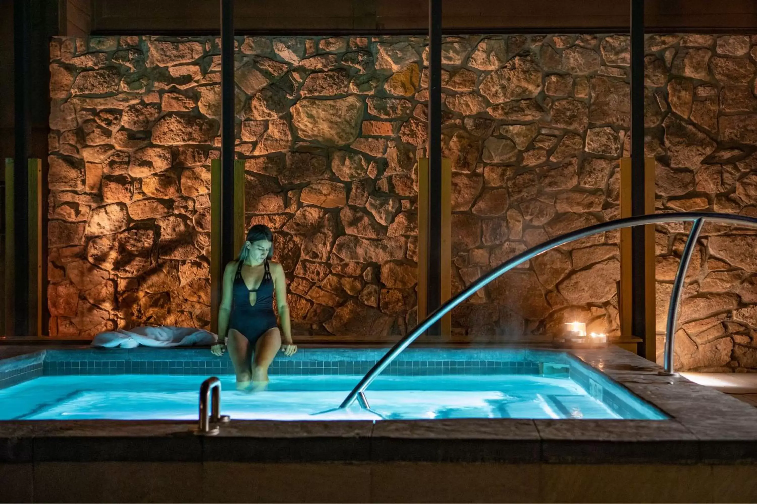 Spa and wellness centre/facilities, Swimming Pool in The Hythe, a Luxury Collection Resort, Vail