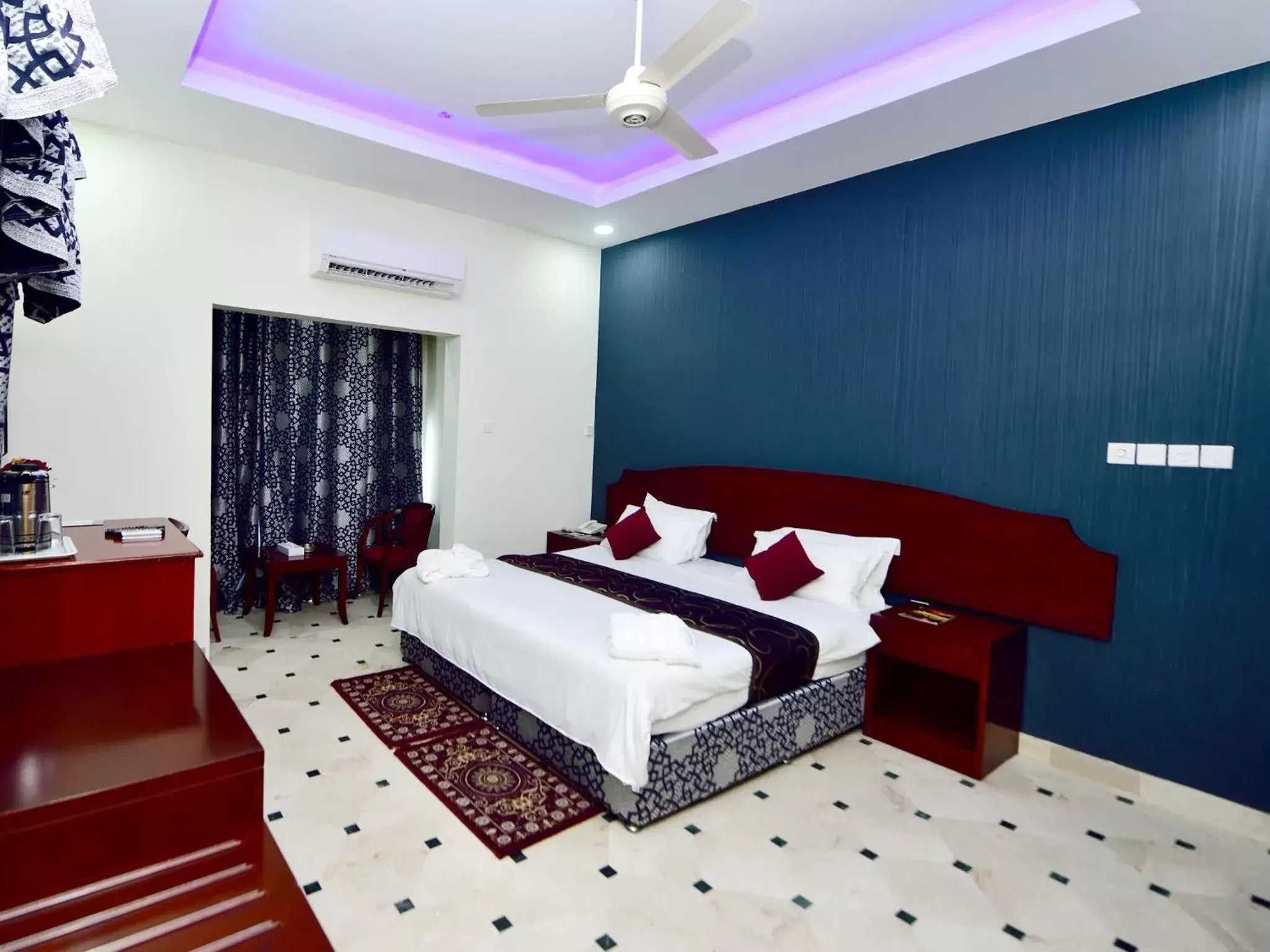Decorative detail, Bed in Al Bahjah Hotel