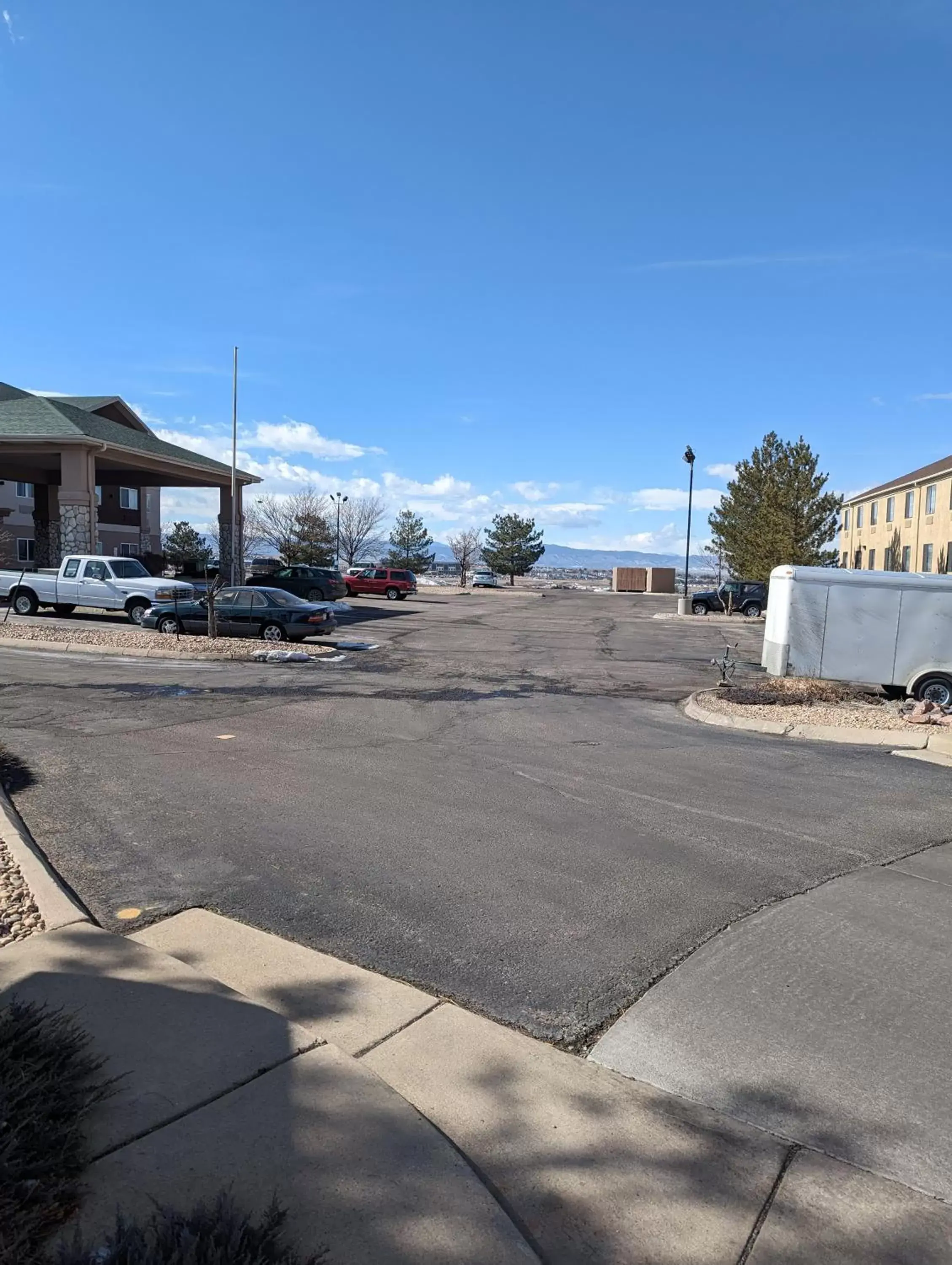 Facade/entrance in Days Inn & Suites by Wyndham Castle Rock