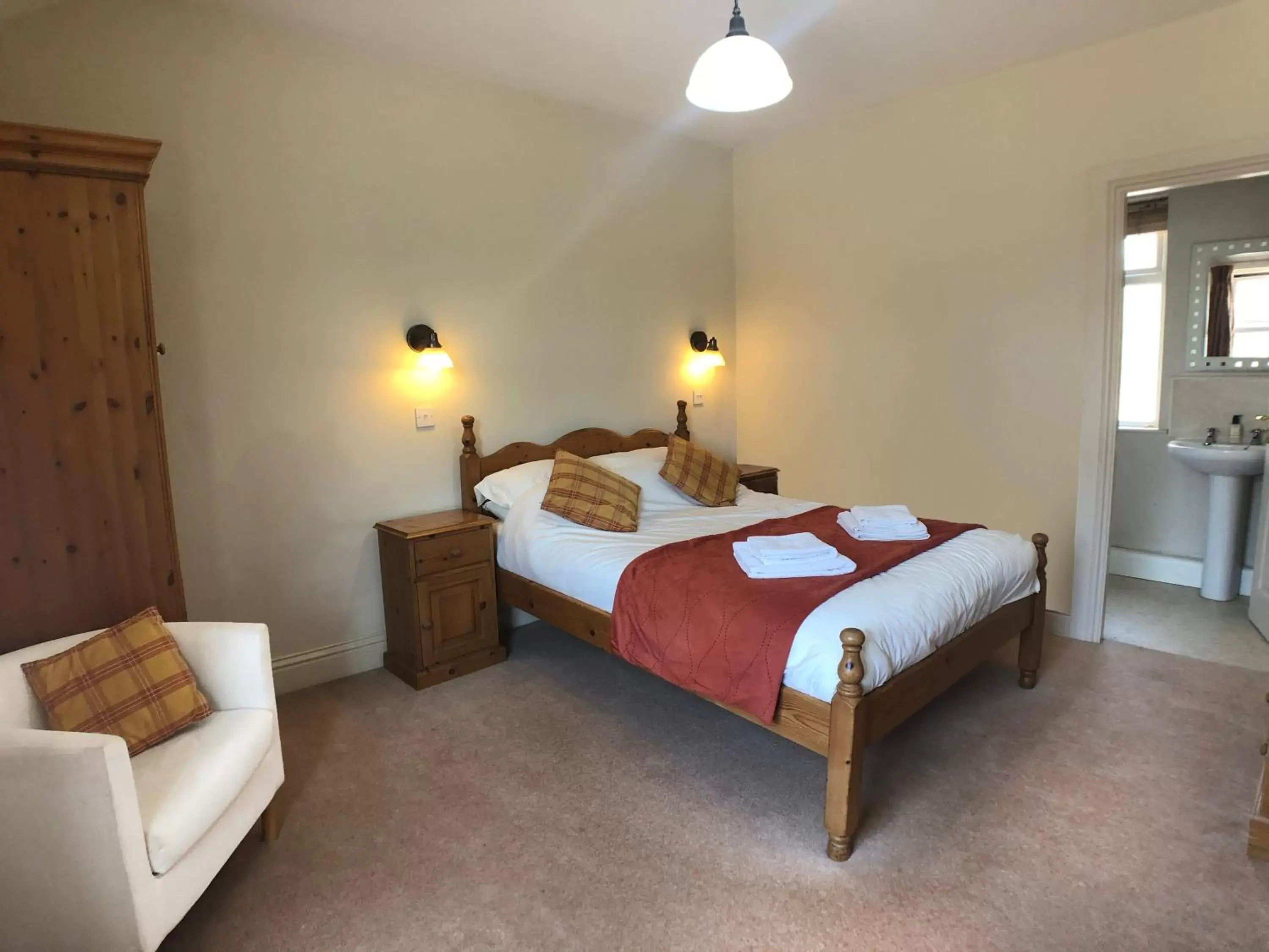 Double Room with Private Bathroom in The Reading Rooms Double Room with Private Bathroom in The Reading Rooms