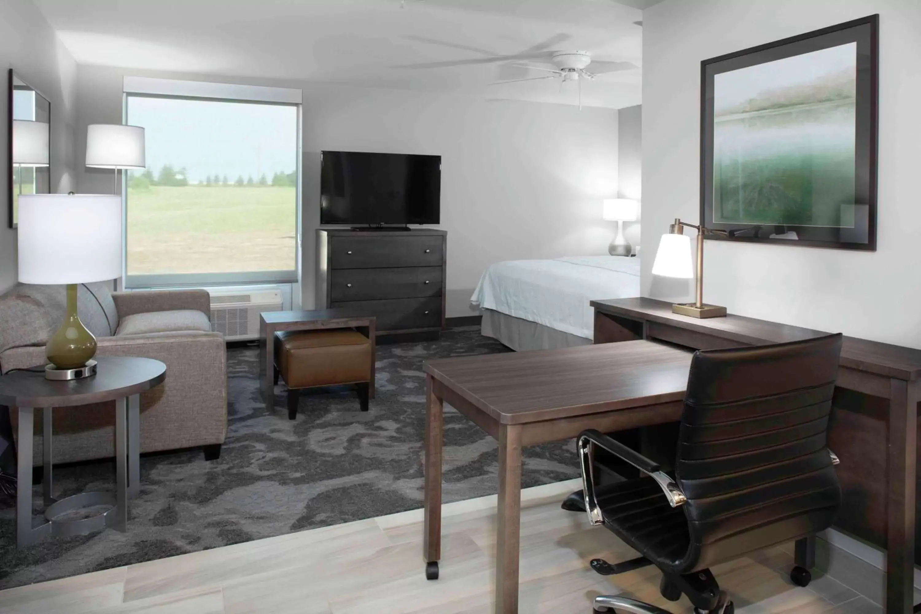 Bedroom, Seating Area in Homewood Suites By Hilton Lansing Eastwood