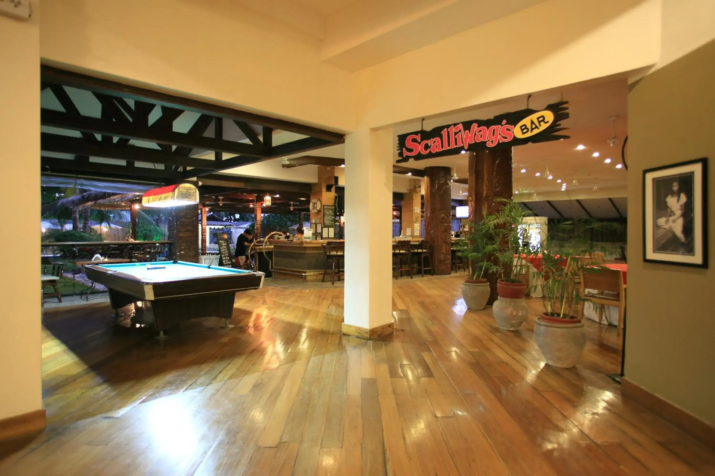 Restaurant/places to eat, Billiards in Wild Orchid Beach Resort