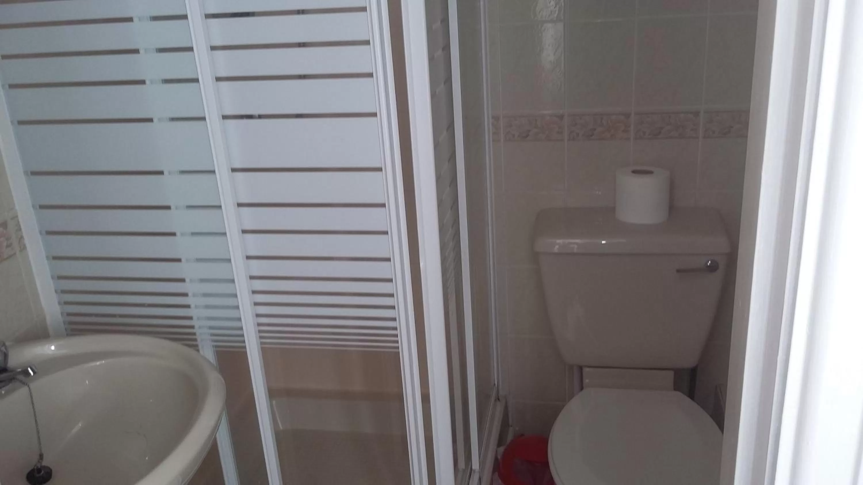 Shower in Montgomery Hotel