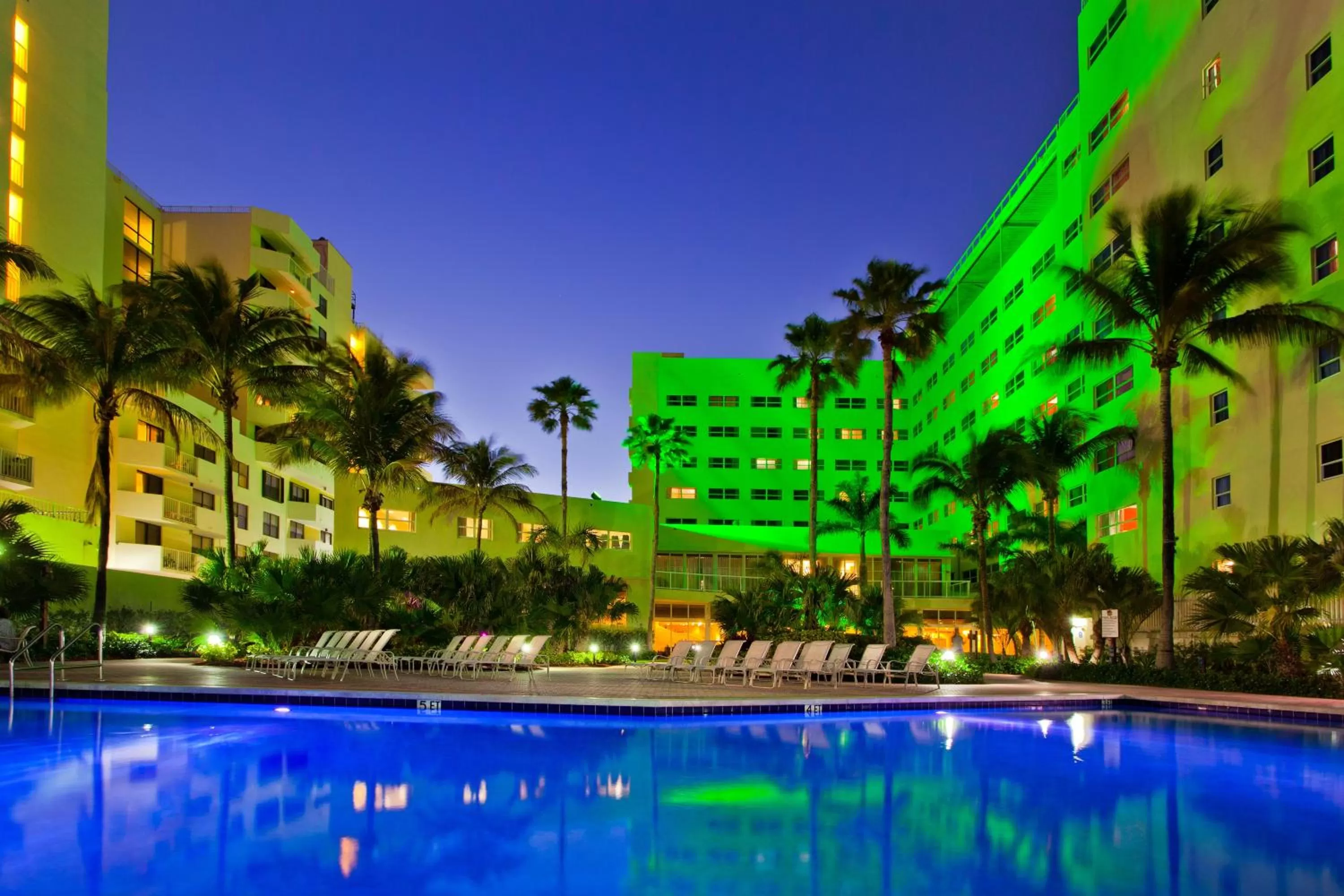 Swimming pool in Holiday Inn Miami Beach-Oceanfront by IHG