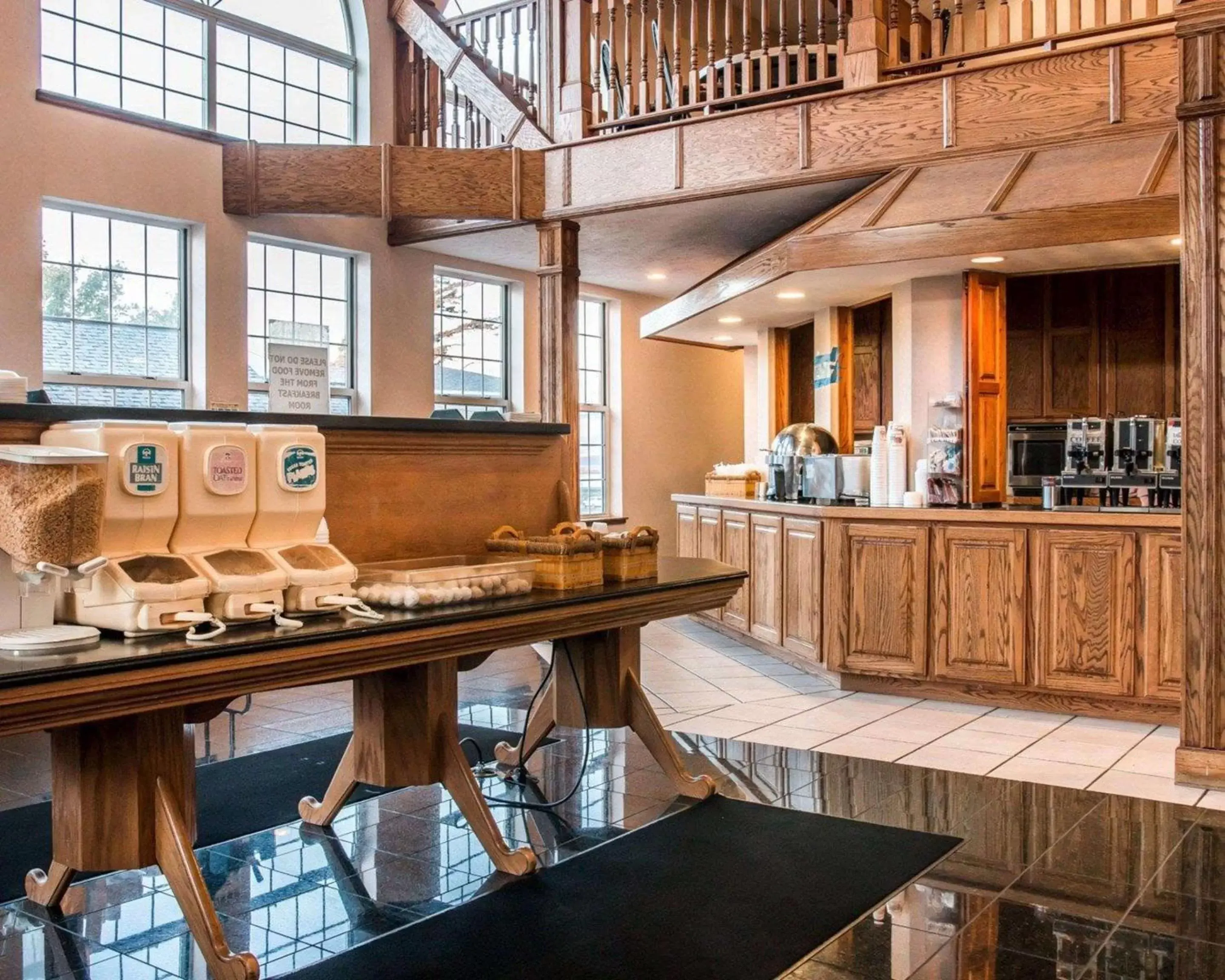 Restaurant/places to eat in Clarion Hotel Beachfront Restaurant/places to eat in Clarion Hotel Beachfront