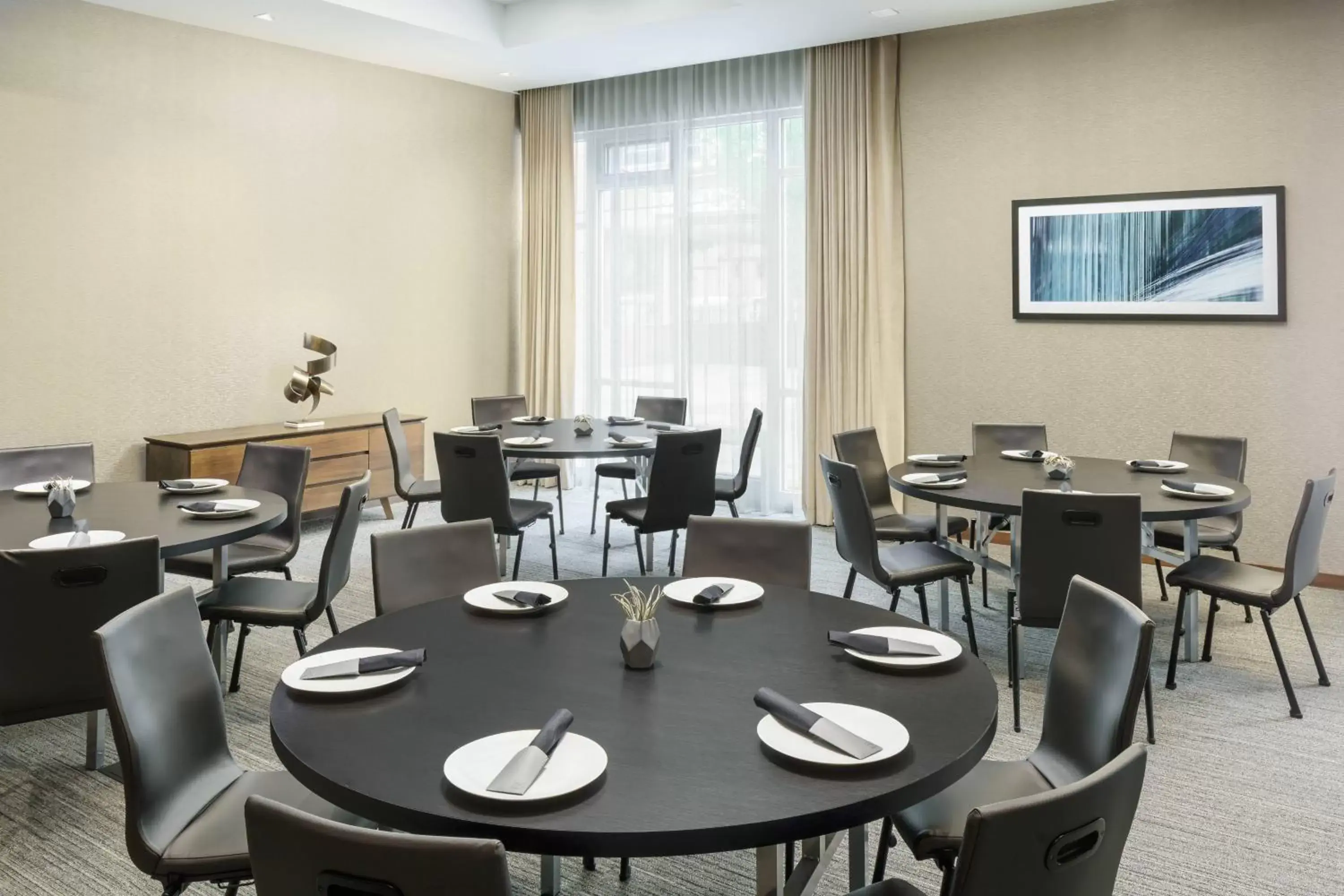 Meeting/conference room, Restaurant/Places to Eat in AC Hotel by Marriott Chapel Hill Downtown