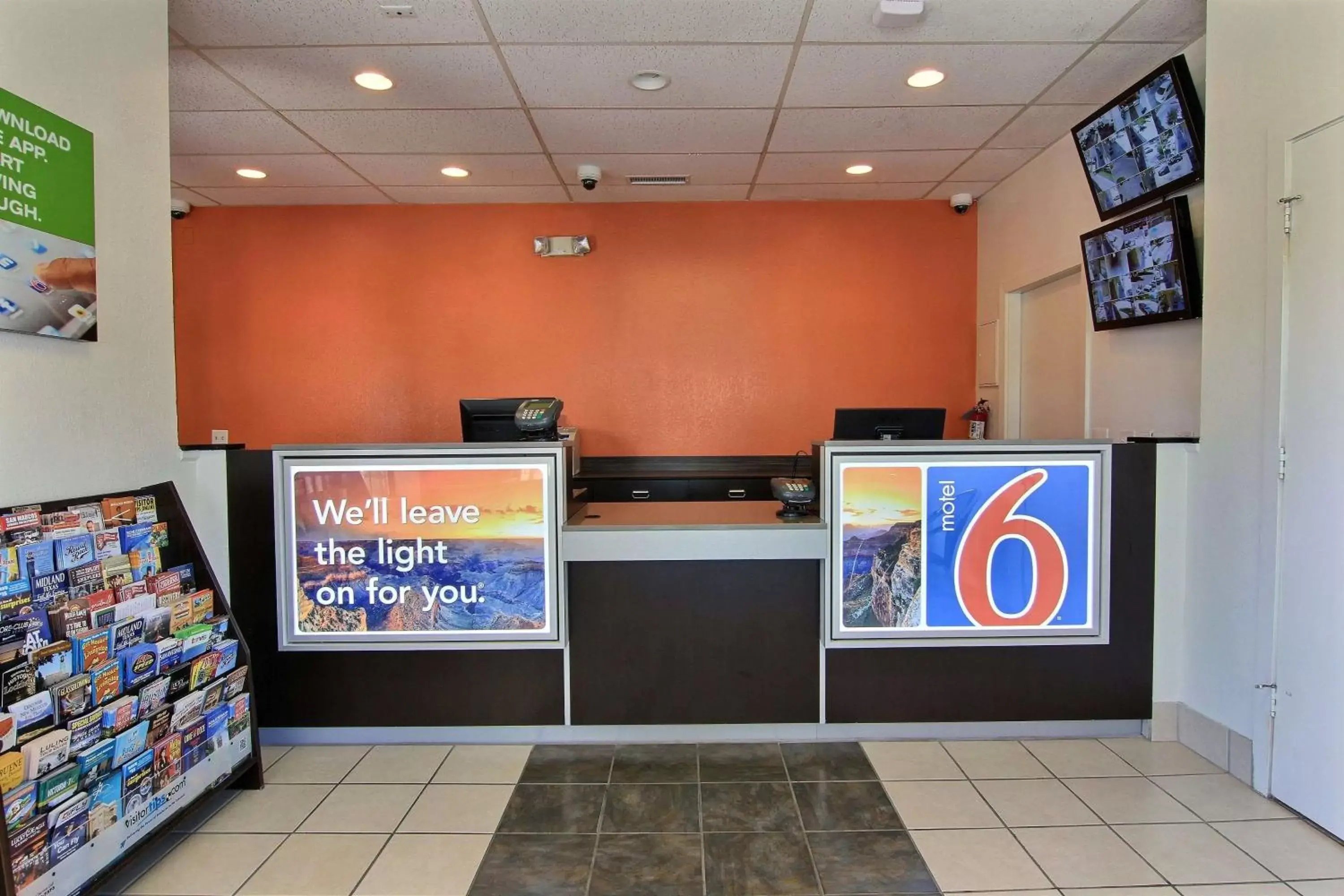 TV and multimedia, Lobby/Reception in Motel 6 Austin, TX - Central Downtown UT