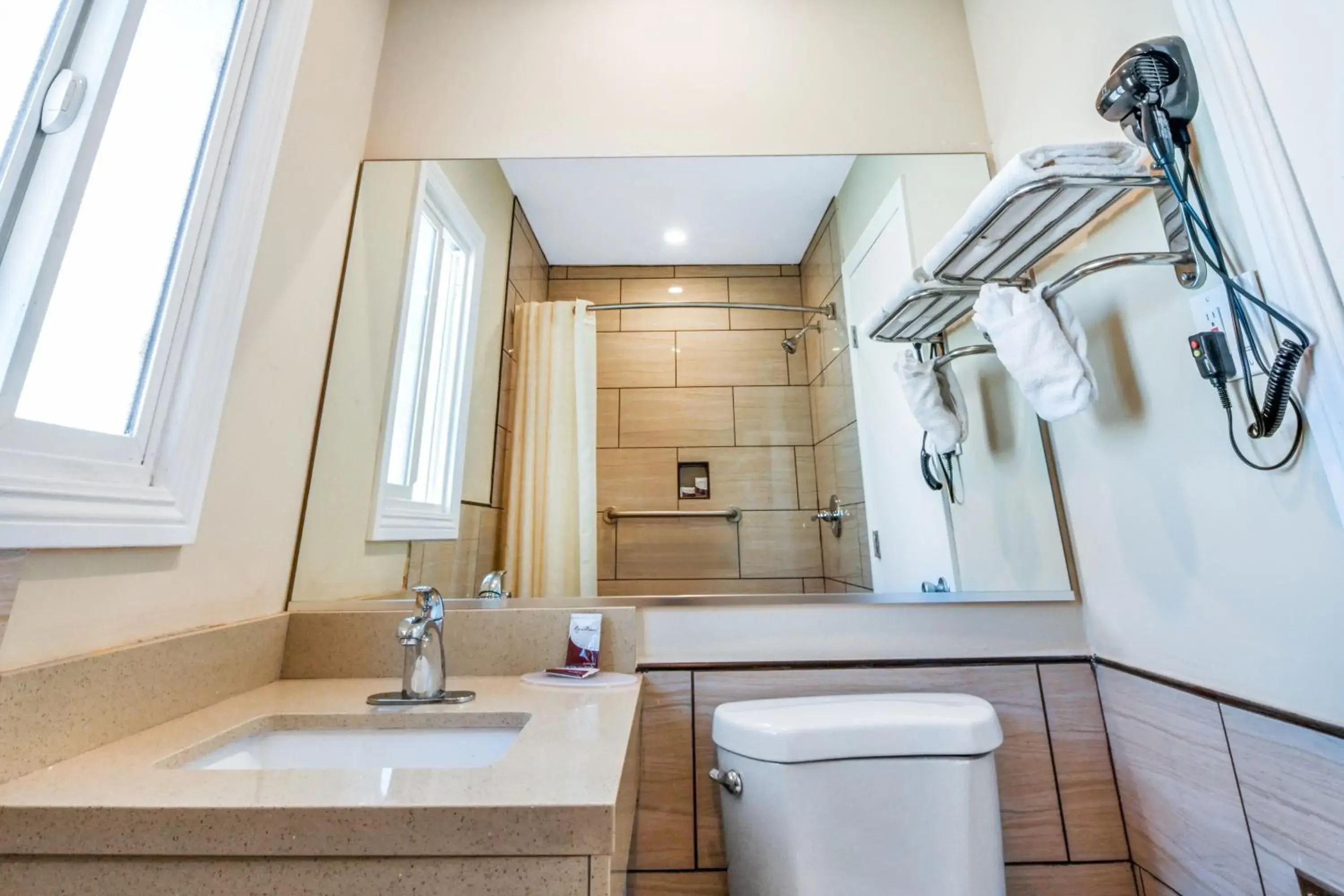 Bathroom in Sea Rock Inn - Long Beach