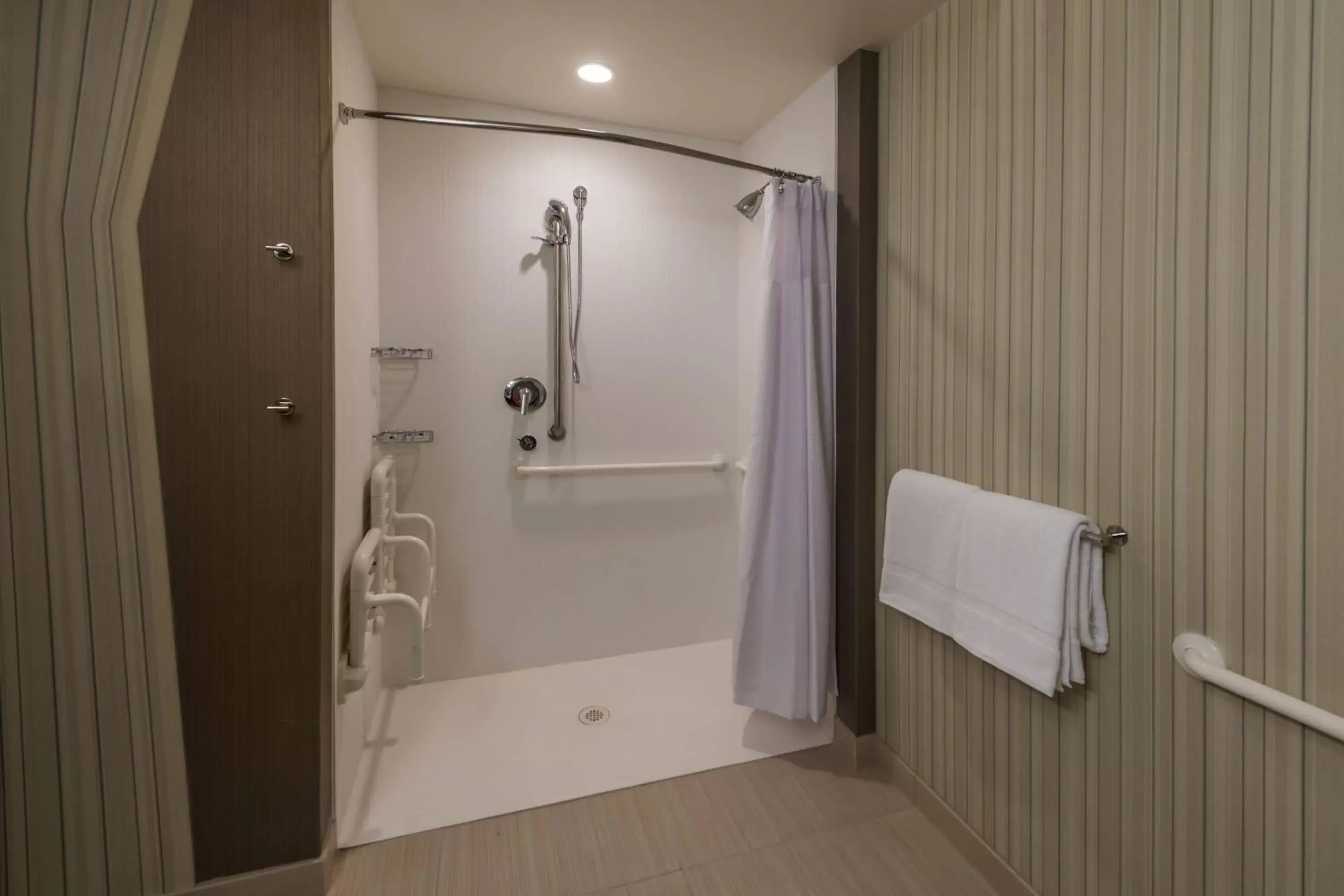 Bathroom in Courtyard by Marriott Reno Downtown/Riverfront