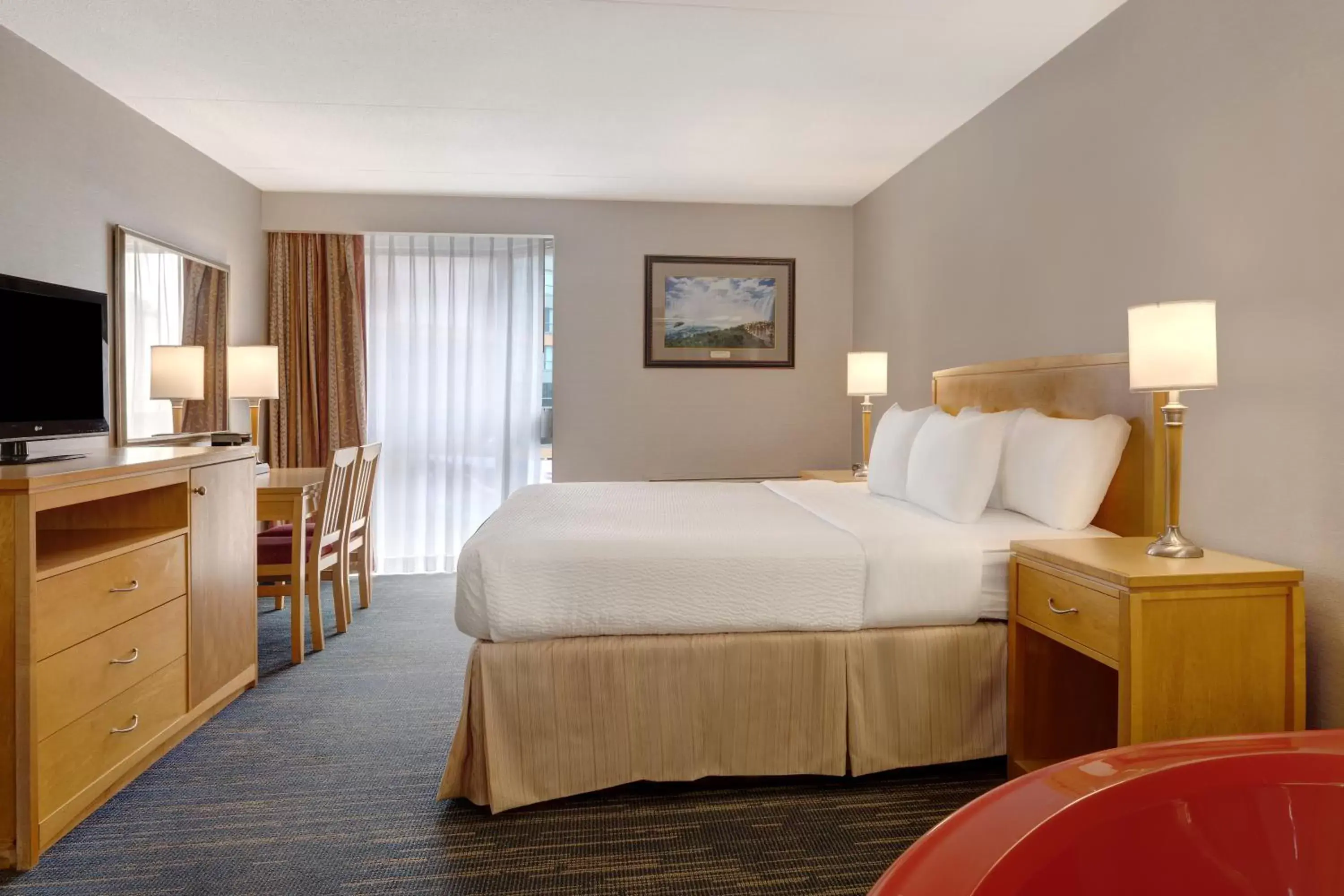 Bed in Days Inn by Wyndham Niagara Falls Near The Falls