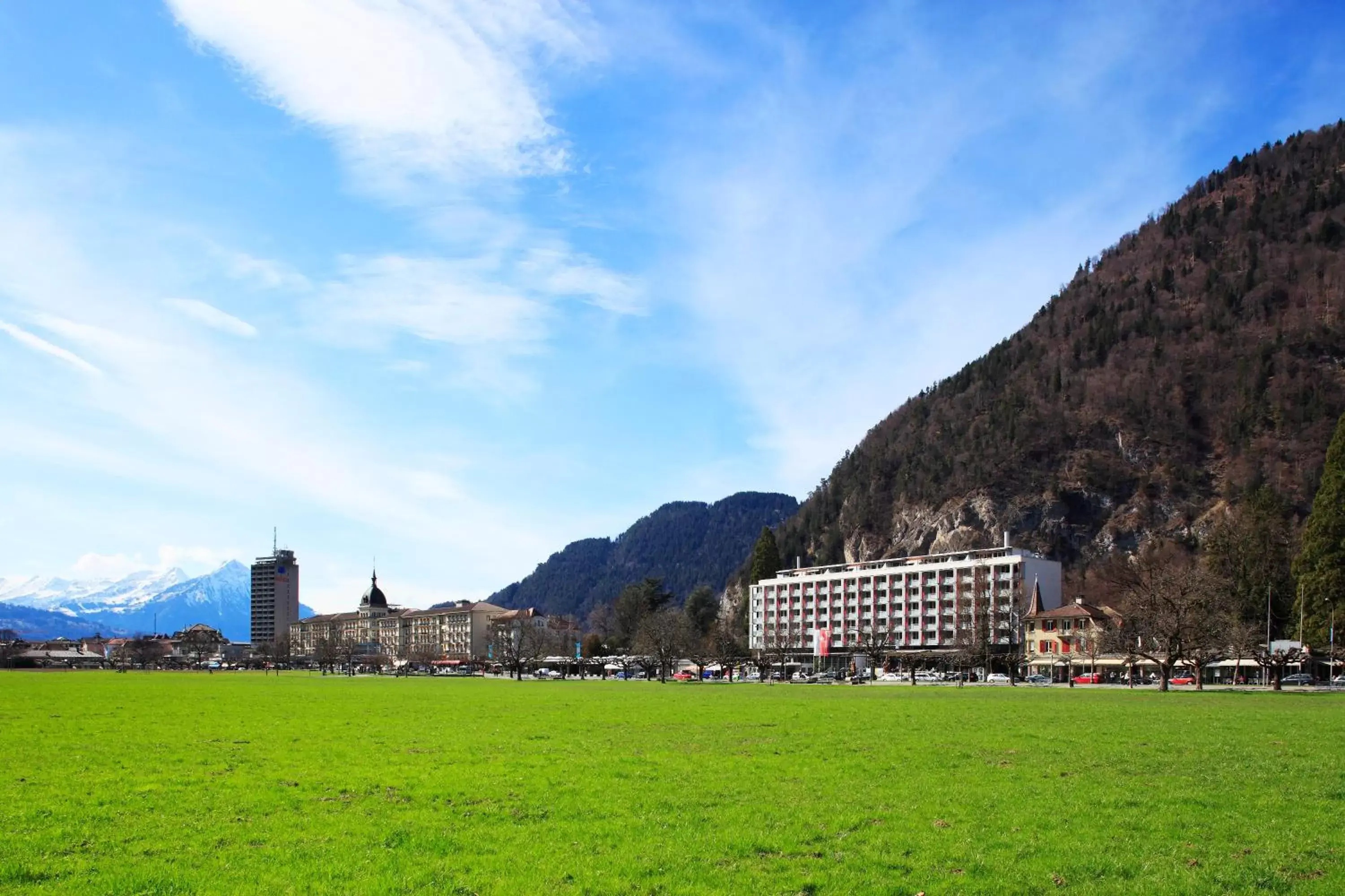 Facade/entrance, Property Building in Hapimag Ferienwohnungen Interlaken