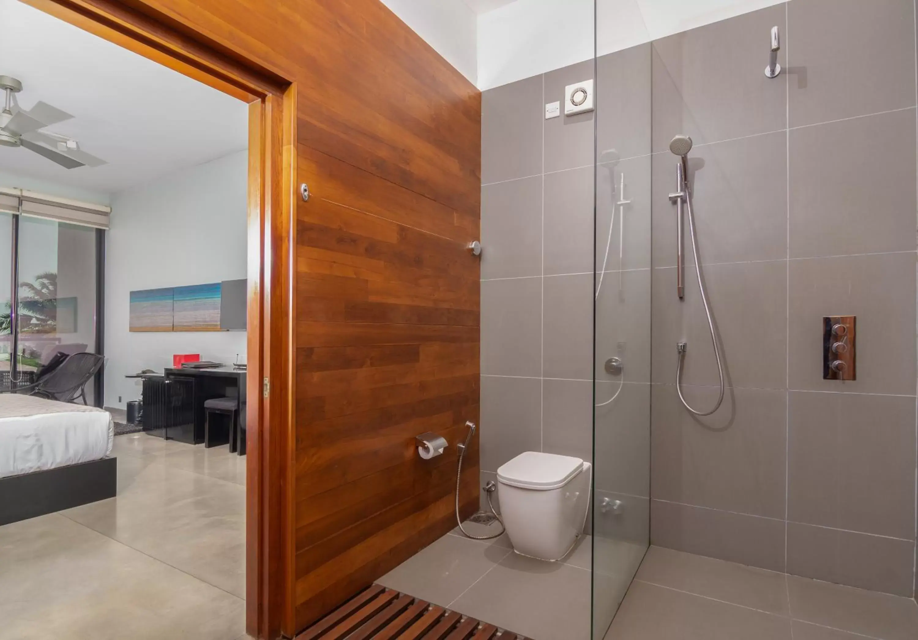 Shower, Bathroom in W15