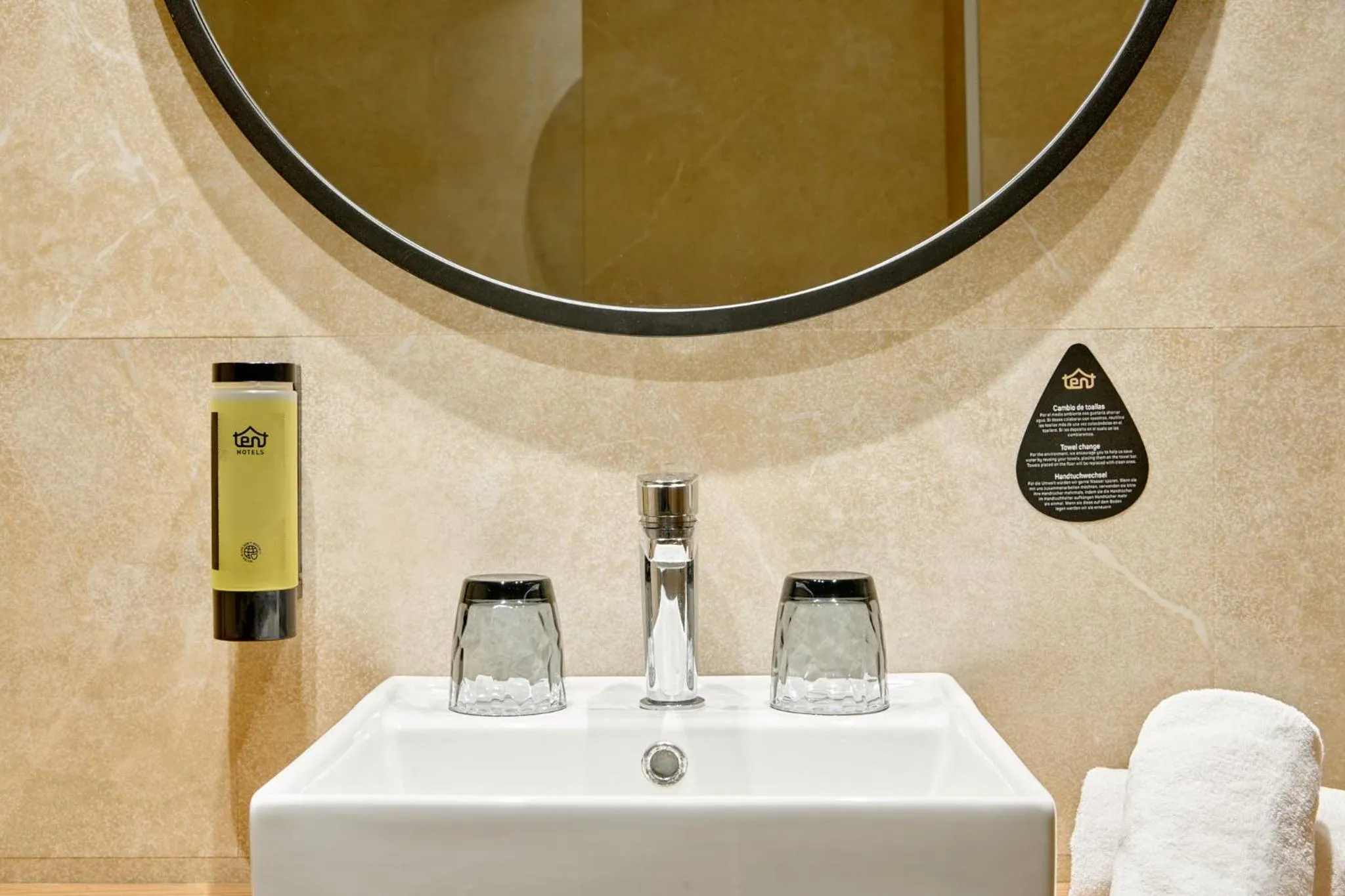 Bathroom in tent Palmanova