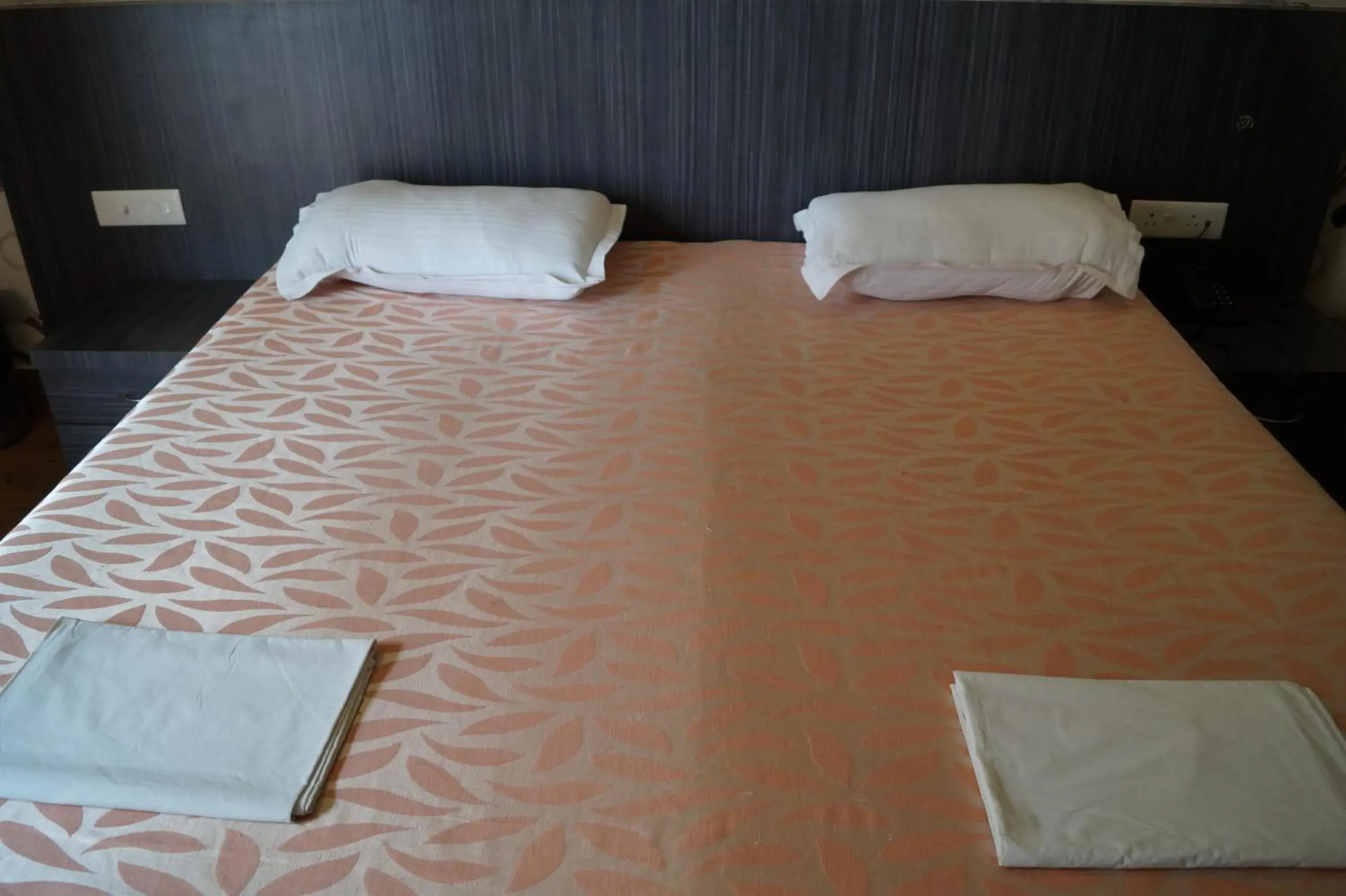 Bed in Hotel Alka