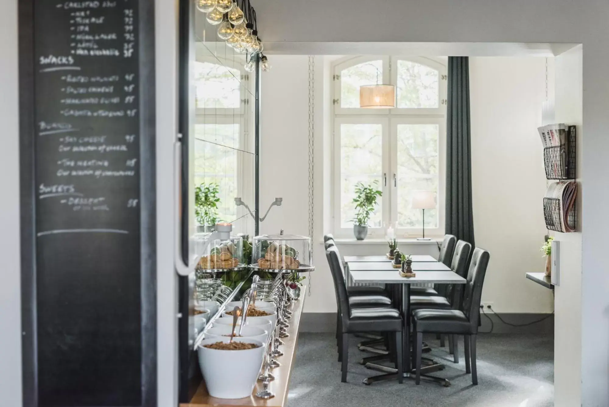 Restaurant/places to eat in Home Hotel Bilan Restaurant/places to eat in Home Hotel Bilan