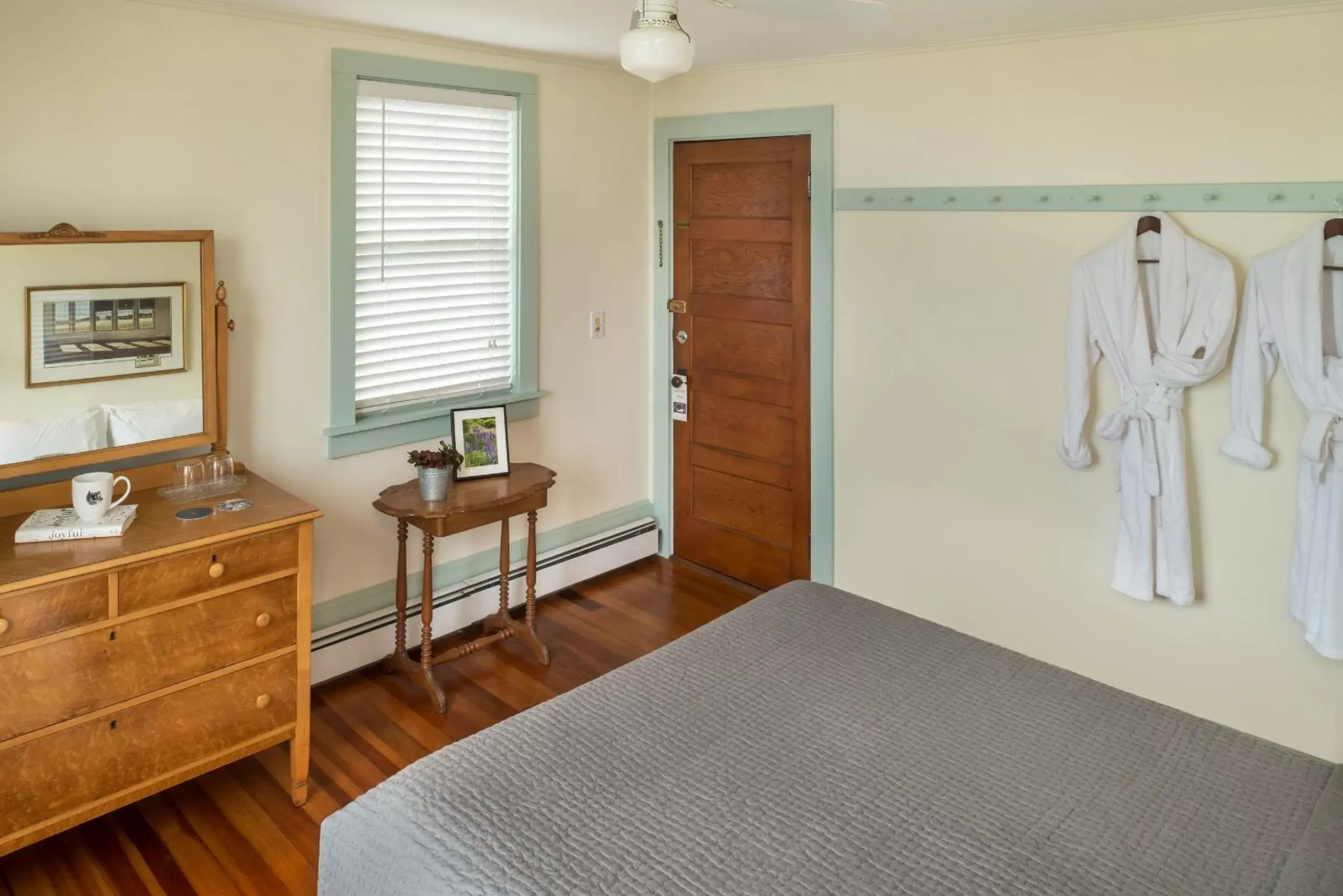 Bedroom, Bed in The Craignair Inn & Causeway Restaurant