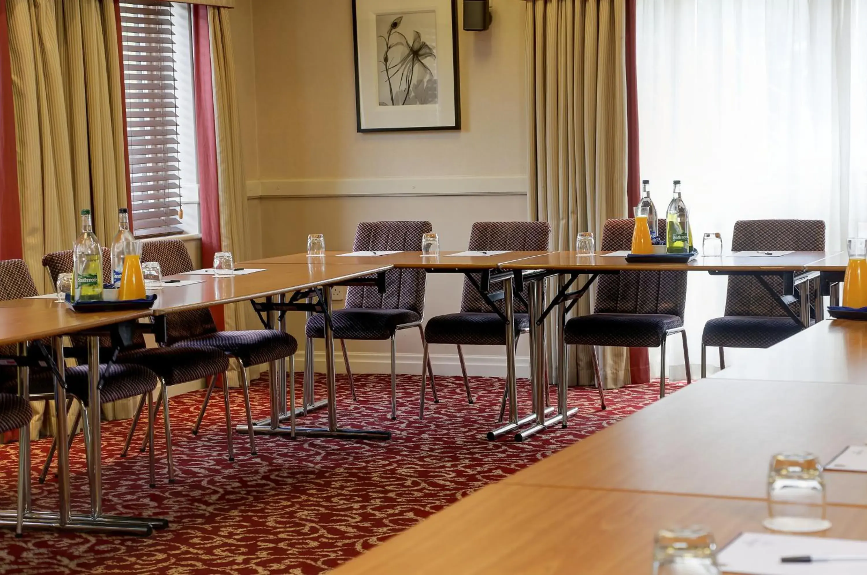 Meeting/conference room, Restaurant/Places to Eat in Best Western Plus Milford Hotel