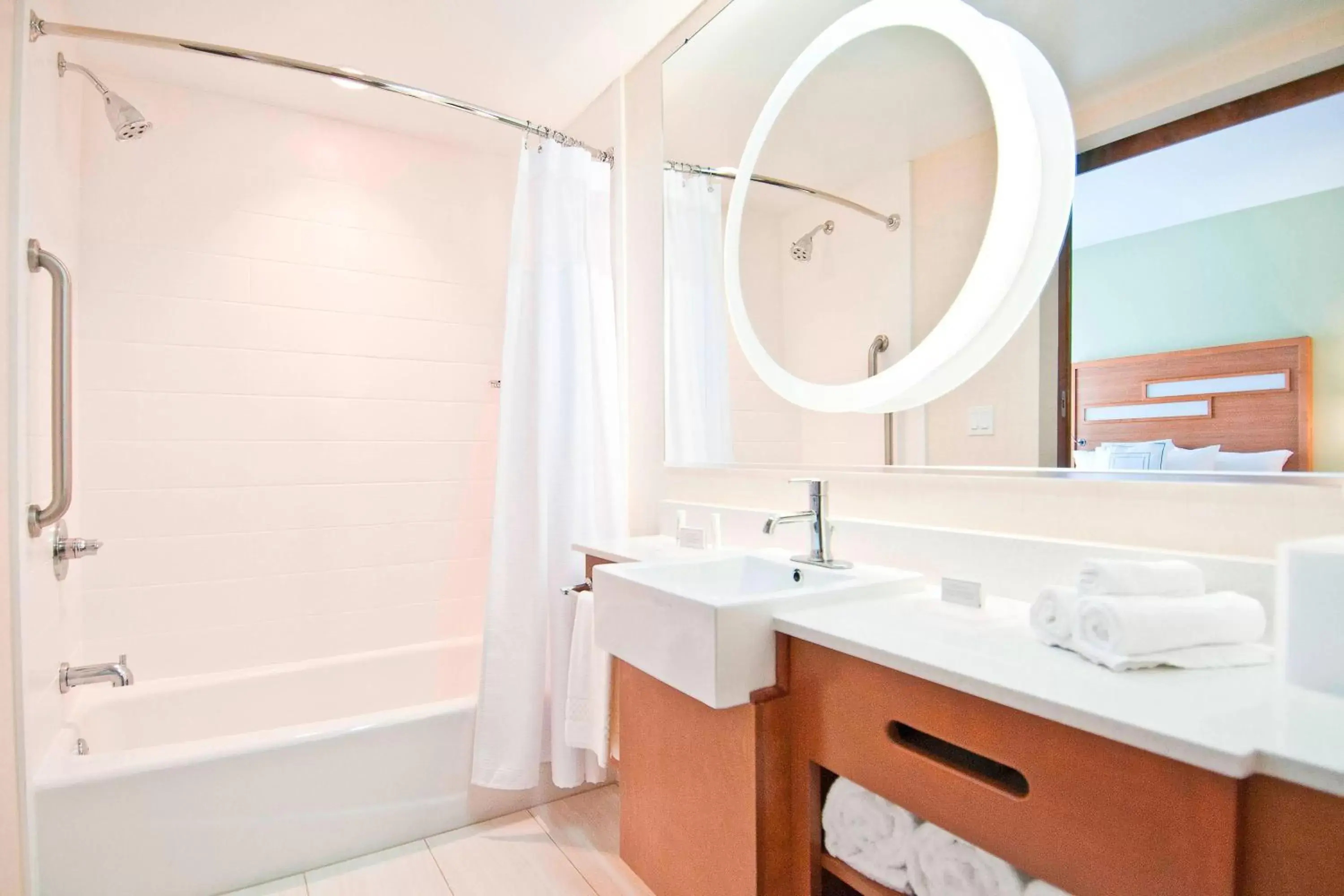 Bathroom in SpringHill Suites by Marriott Baton Rouge Gonzales
