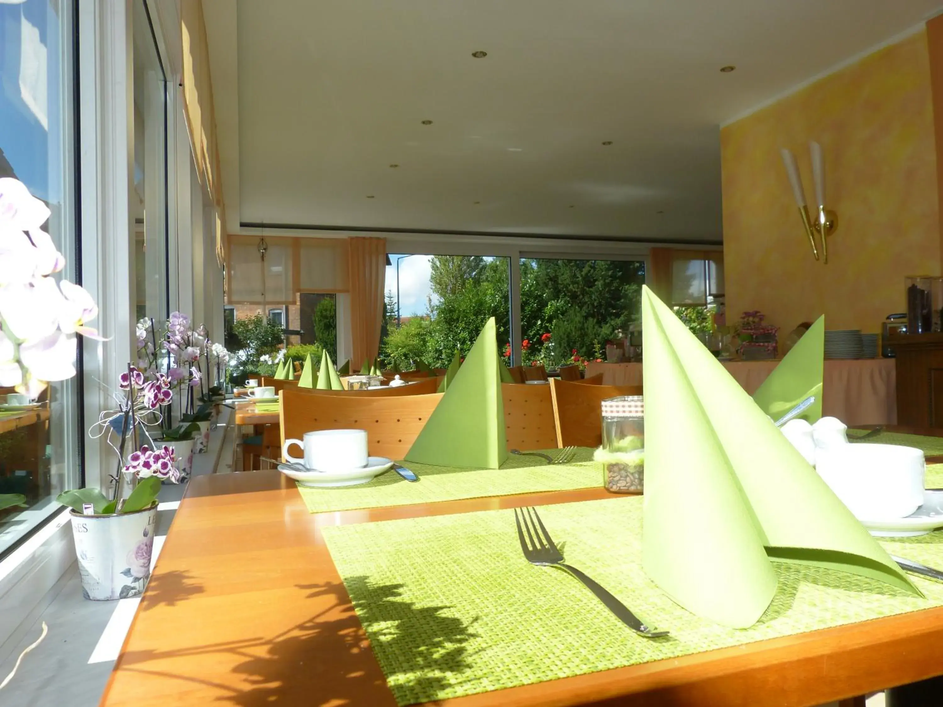 Dining area, Restaurant/Places to Eat in Landhaus Bolzum