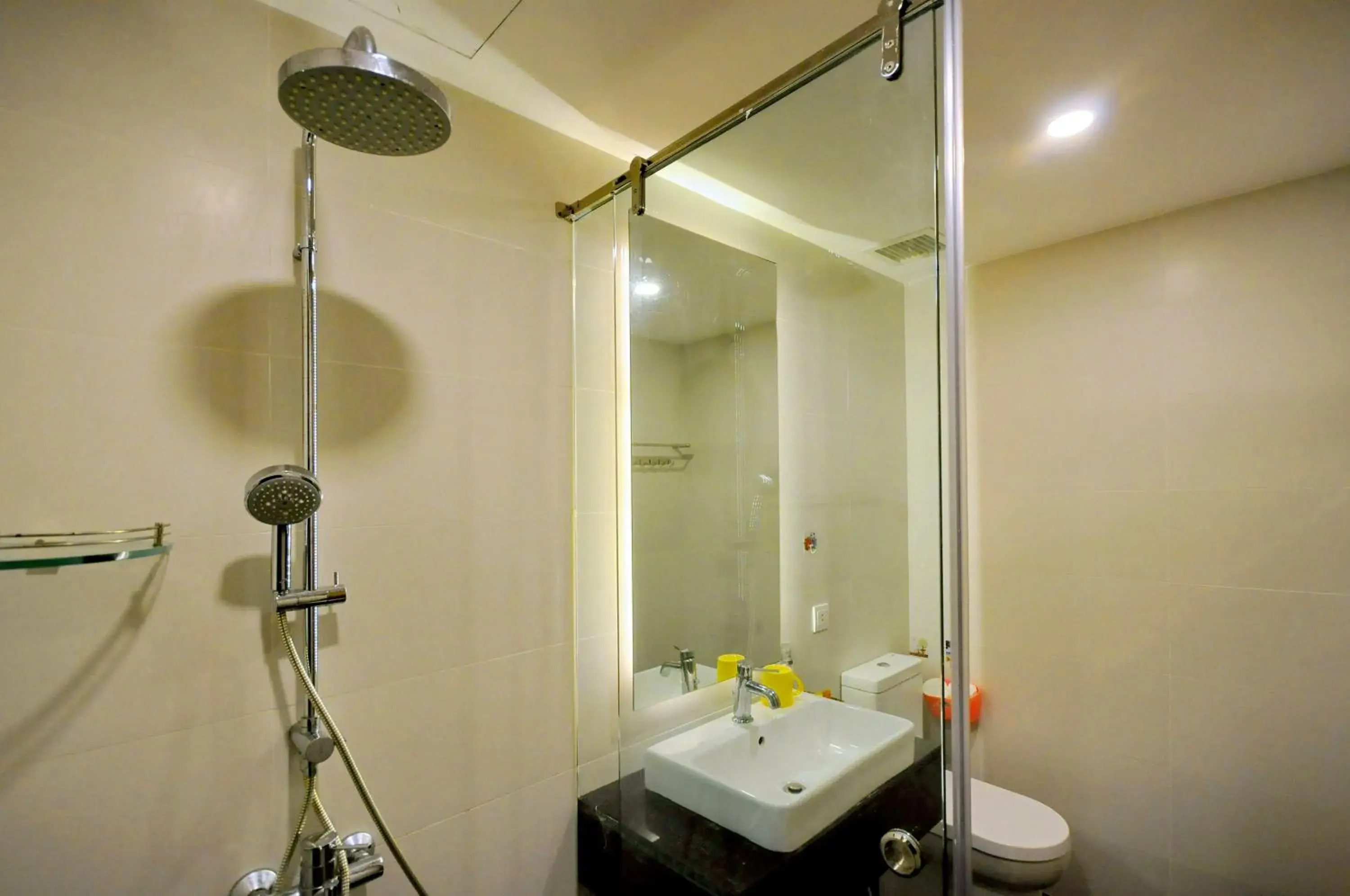 Bathroom in Holi Beach Hotel & Apartments