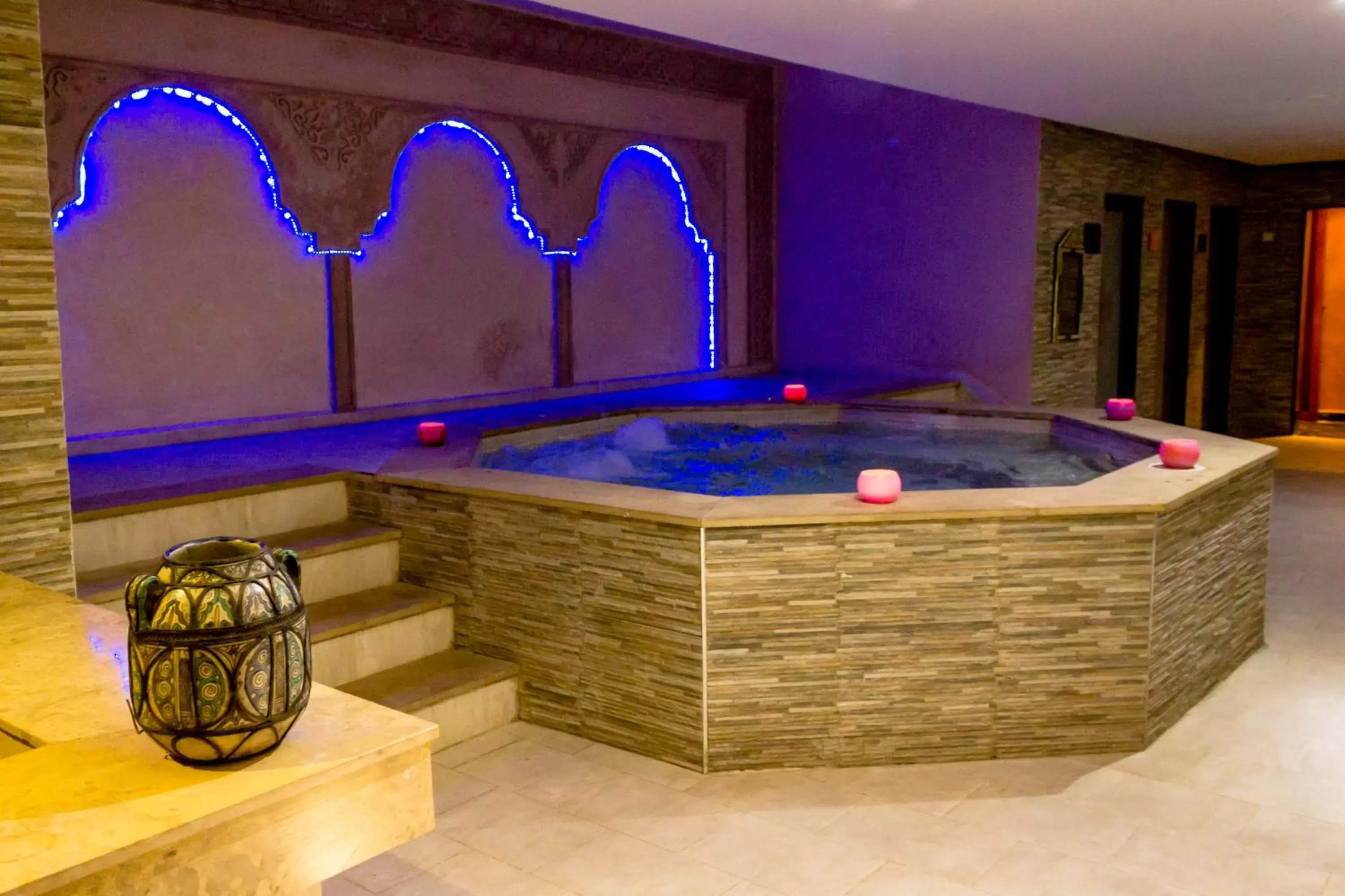 Hot Tub in Club Paradisio