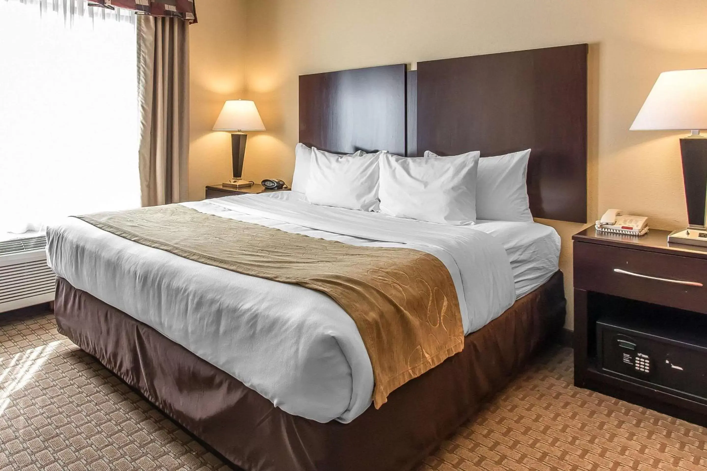 Photo of the whole room, Bed in Comfort Suites Lawton Near Fort Sill