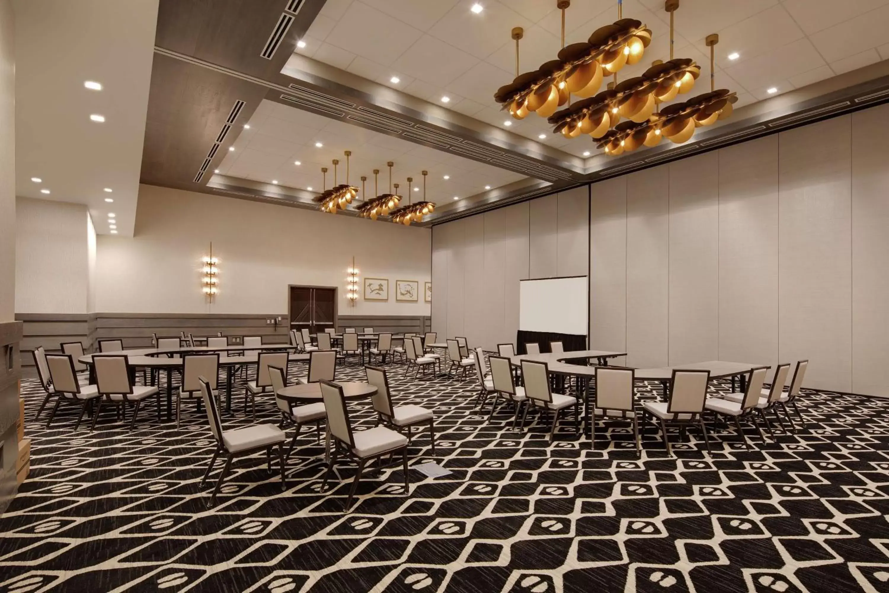 Meeting/conference room in Embassy Suites St Augustine Beach Oceanfront Resort