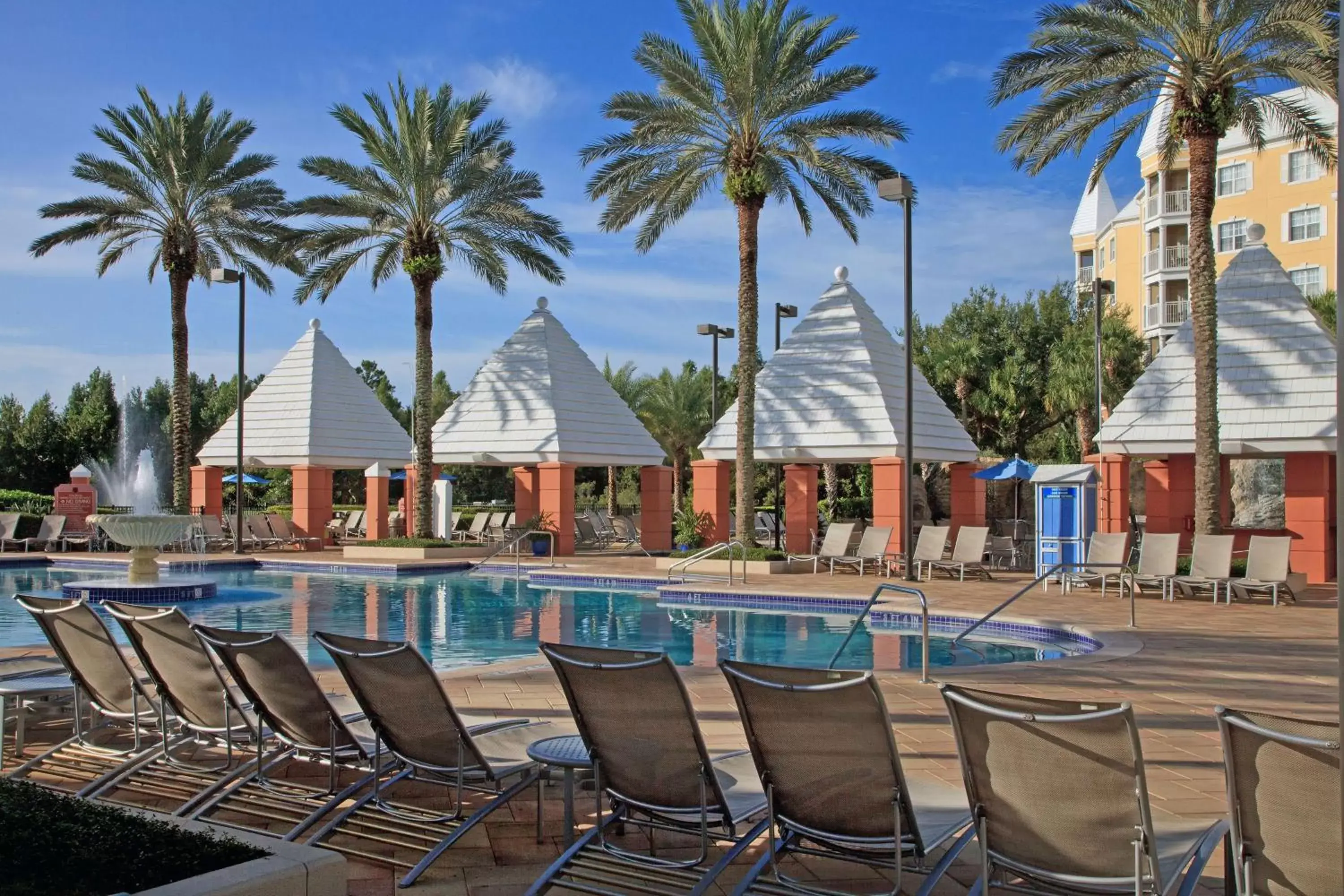 Property building, Swimming Pool in Hilton Grand Vacations Club SeaWorld Orlando