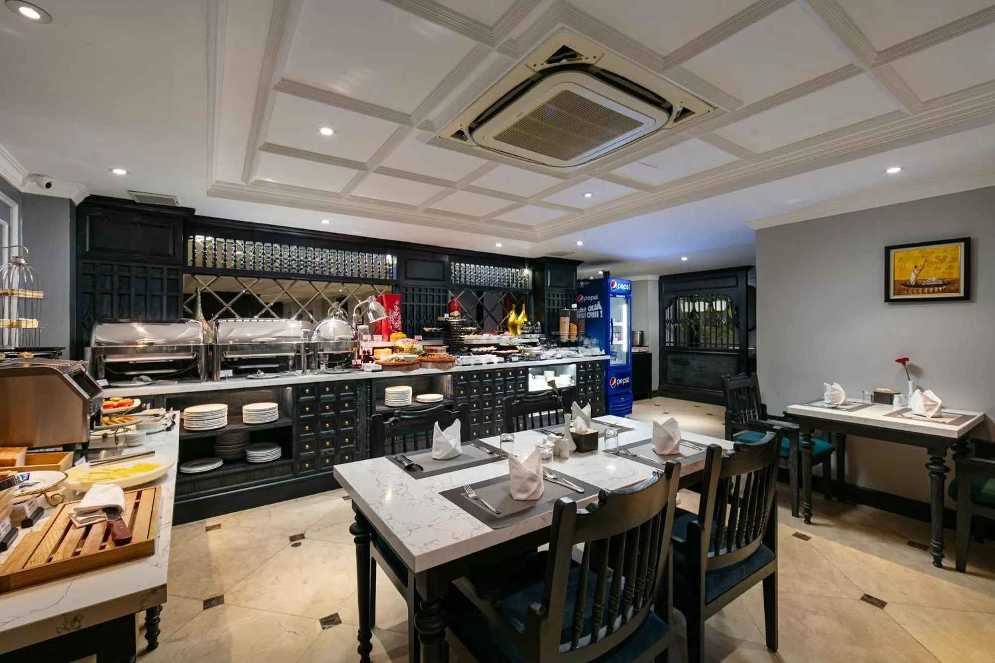 Restaurant/places to eat in Scent Premium Hotel