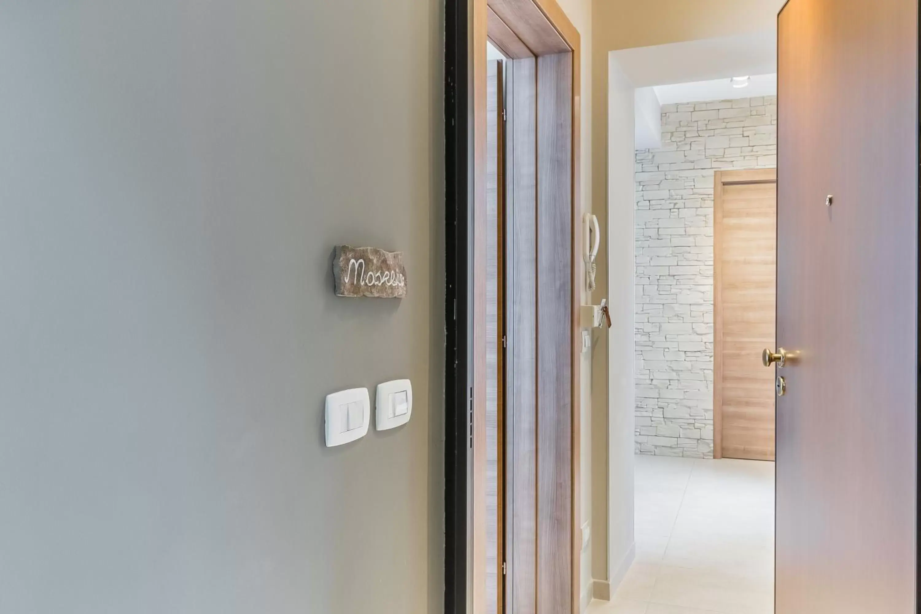 Facade/entrance, Bathroom in Modica for Family - Rooms and Apartments