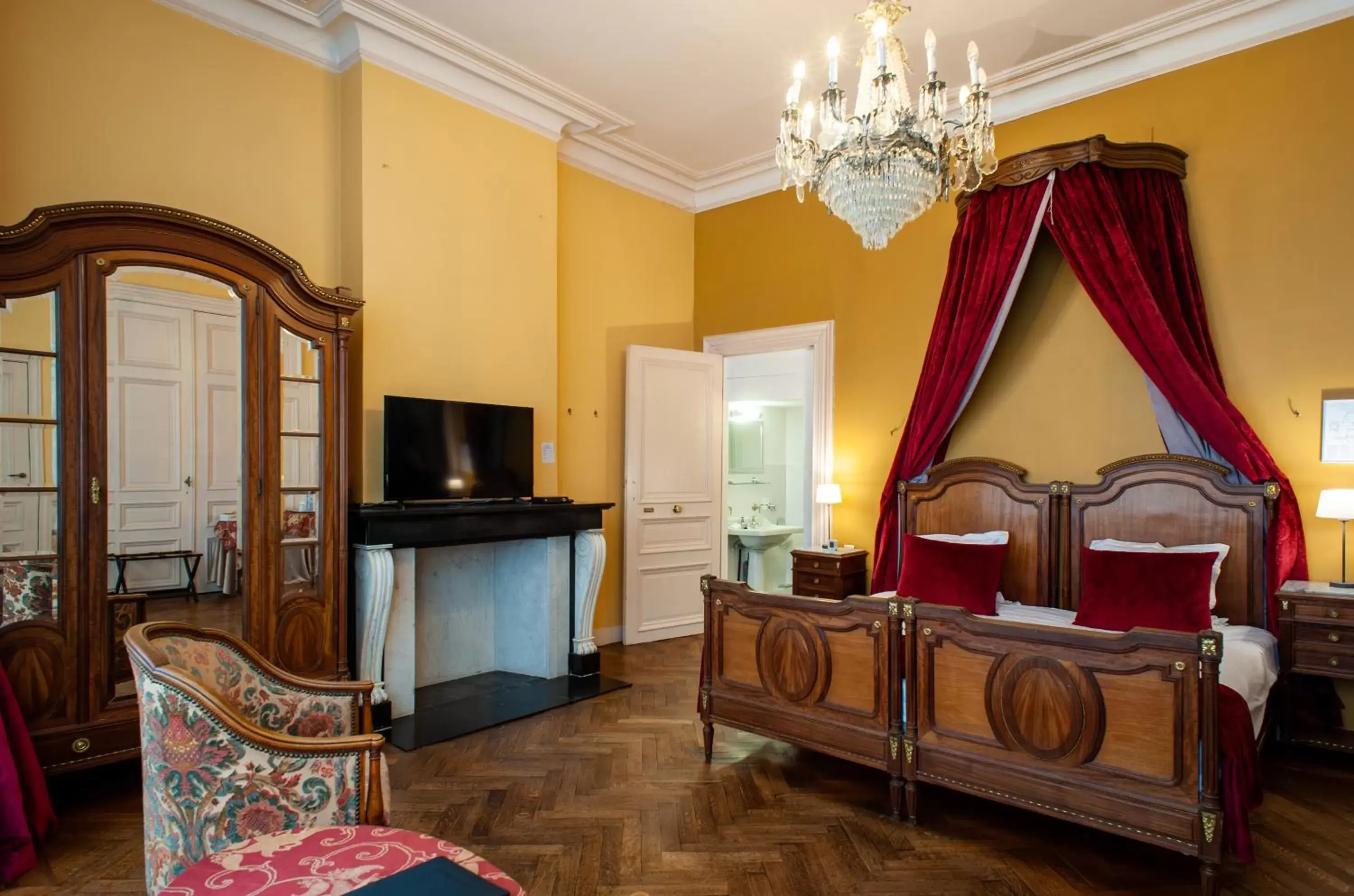 Photo of the whole room, Seating Area in Charme Hotel Hancelot