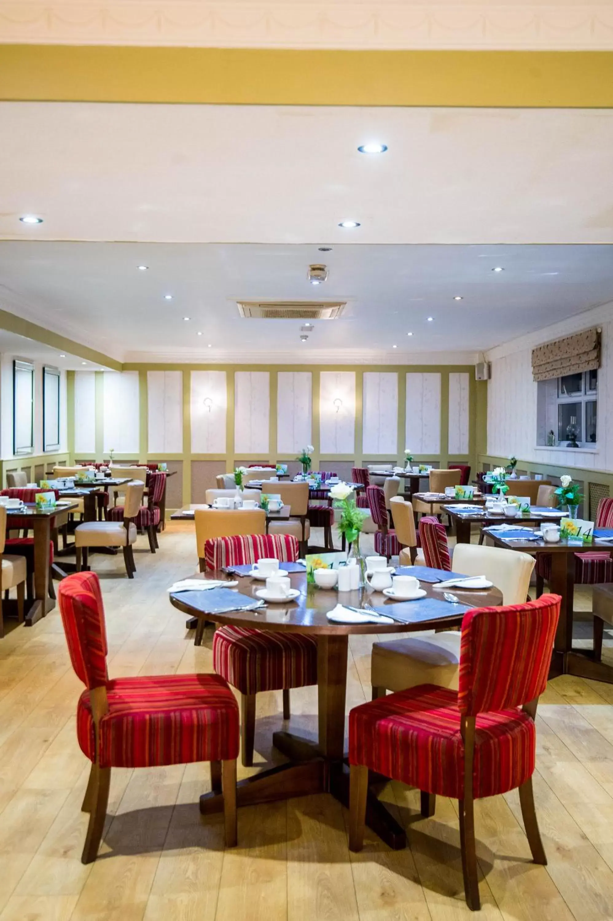 Restaurant/Places to Eat in Ivy Bush Royal Hotel by Compass Hospitality