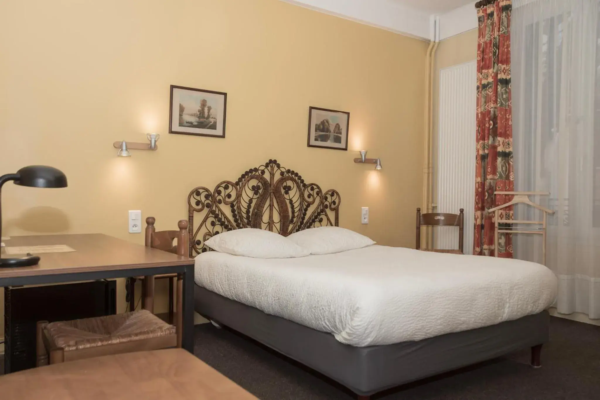 Bed in Cit'Hotel Aéro-Hotel Bed in Cit'Hotel Aéro-Hotel