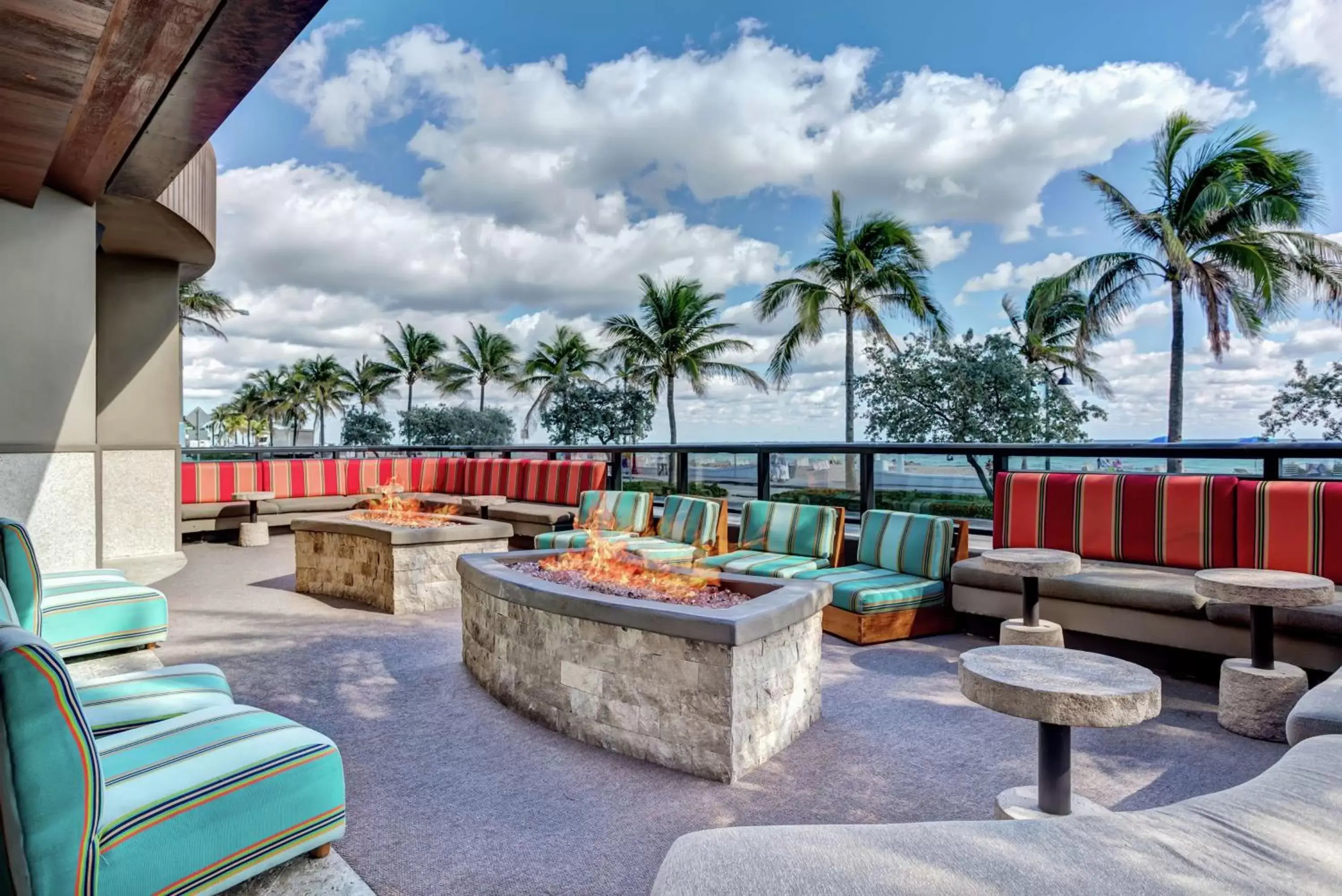 Property building in Hilton Fort Lauderdale Beach Resort
